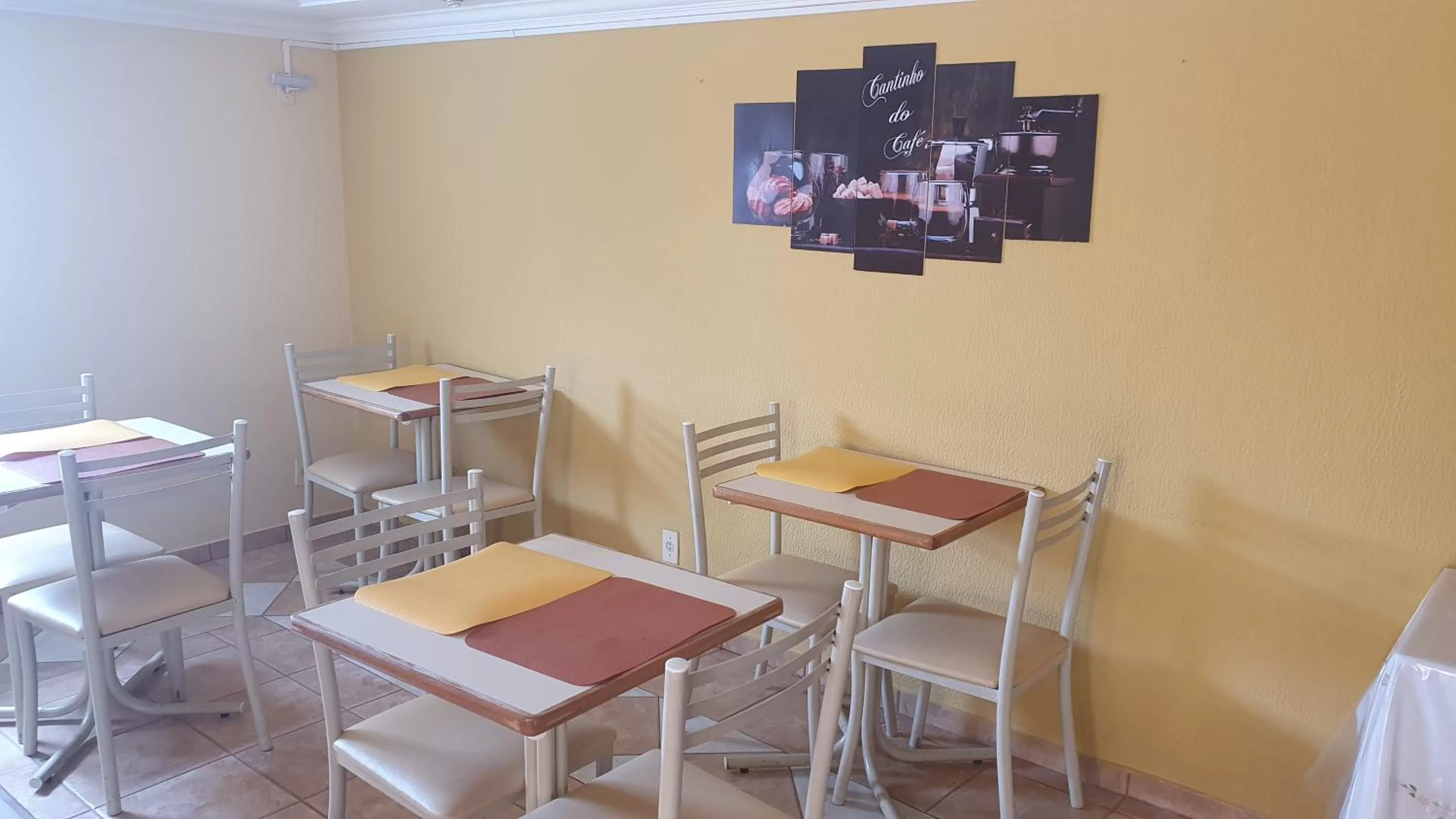 Restaurant/places to eat in Hotel Sta Mônica Marília