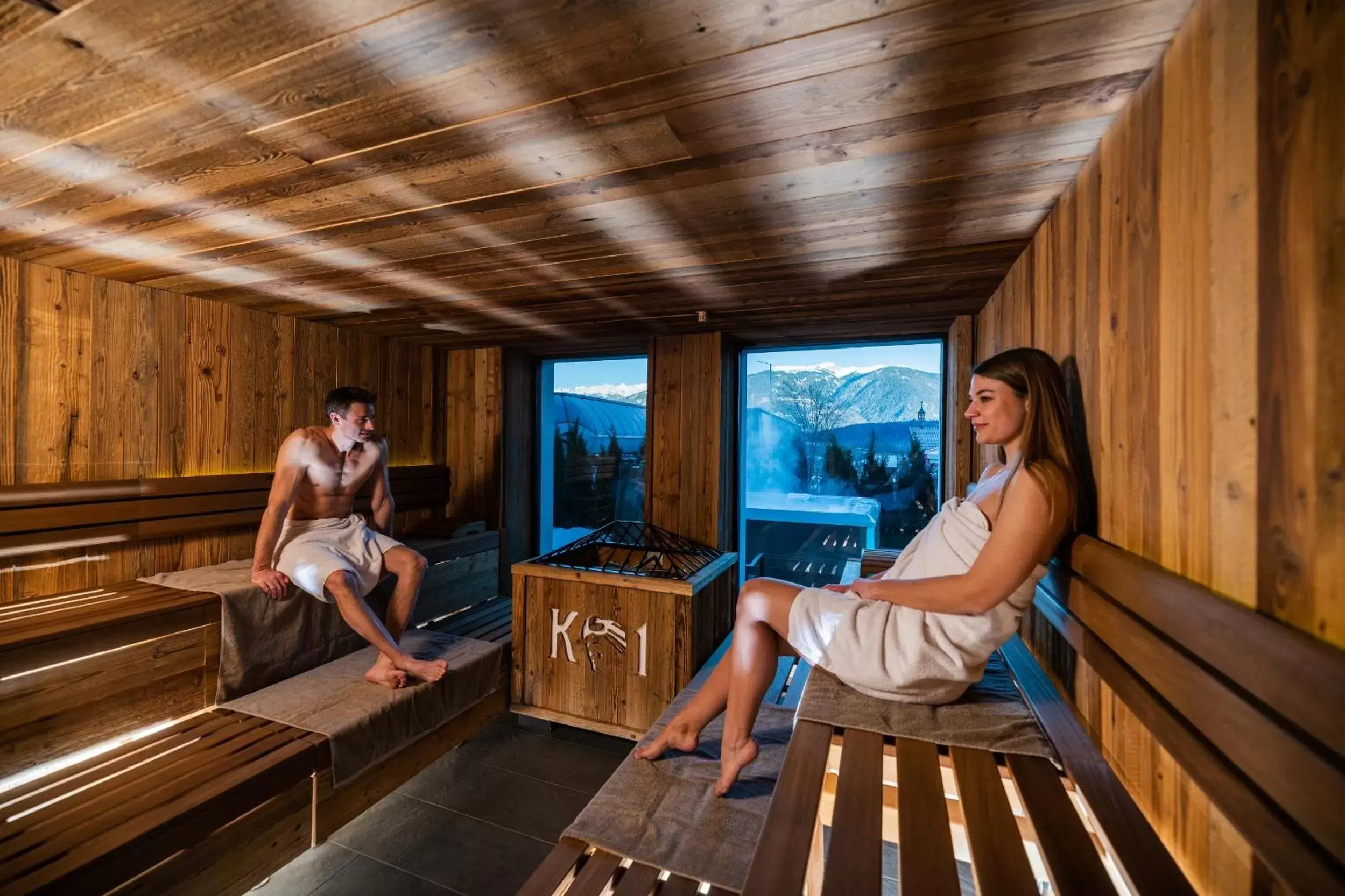 Massage, Guests in K1 Mountain Chalet - Luxury Apartements