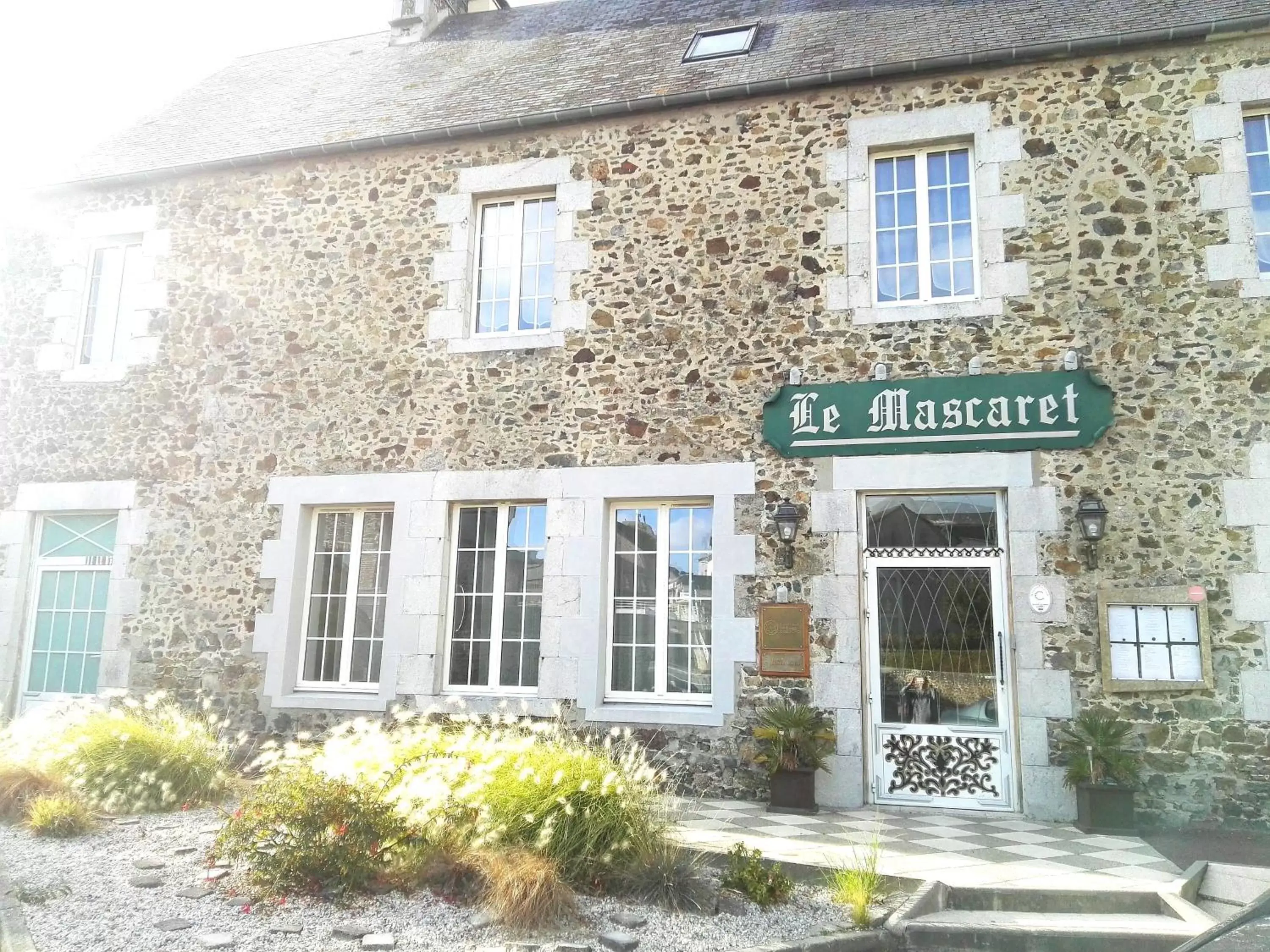 Facade/entrance in Le Mascaret - Restaurant Hotel Spa