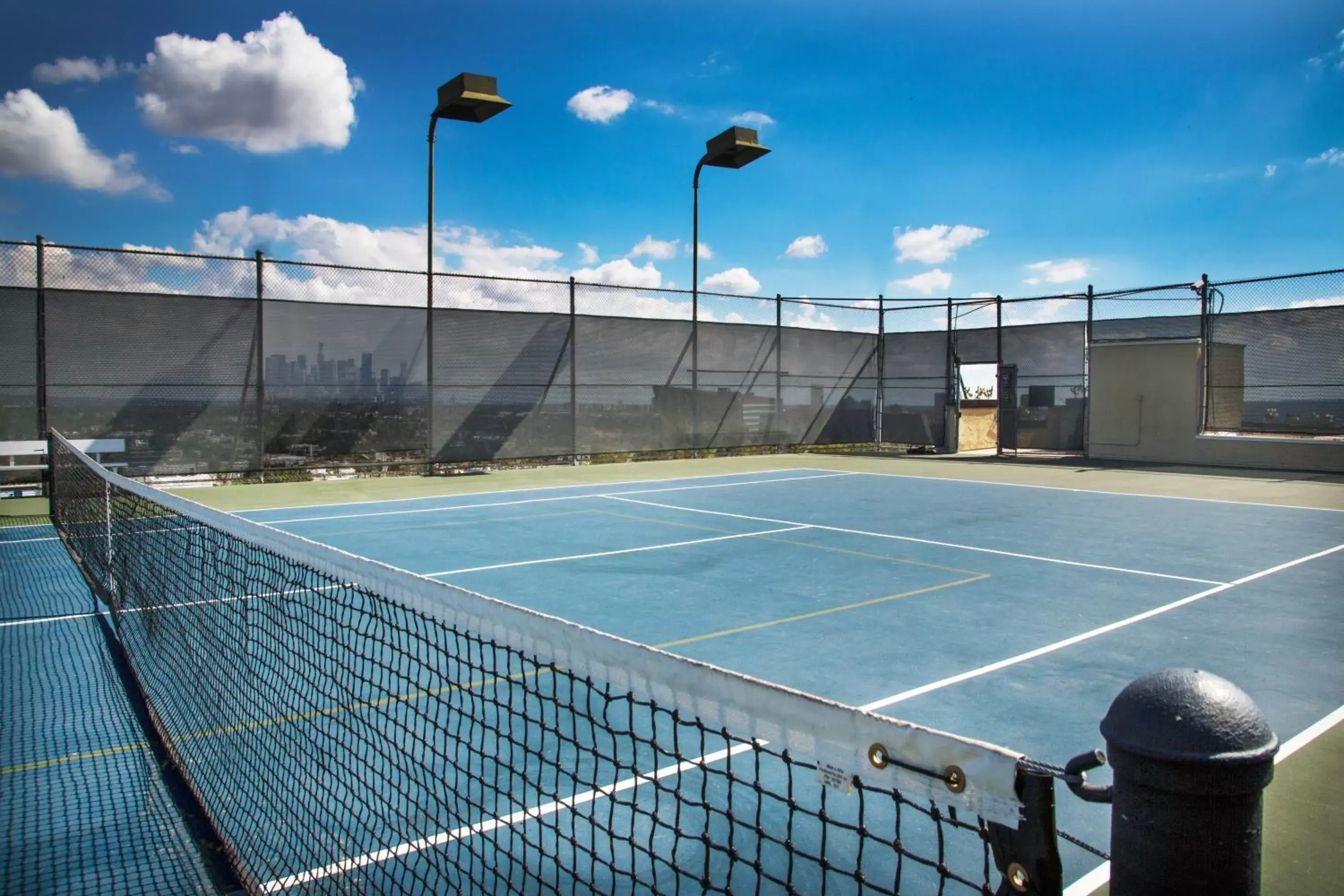 Tennis court, Tennis/Squash in Montrose at Beverly Hills