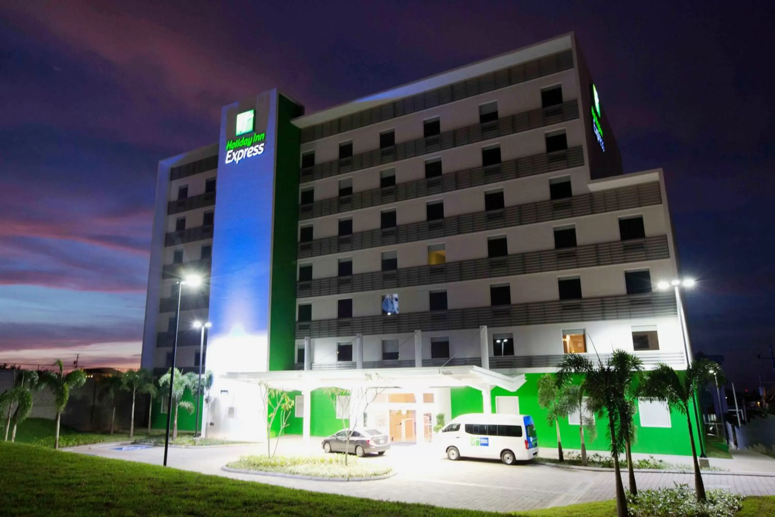 Property Building in Holiday Inn Express Managua, an IHG Hotel