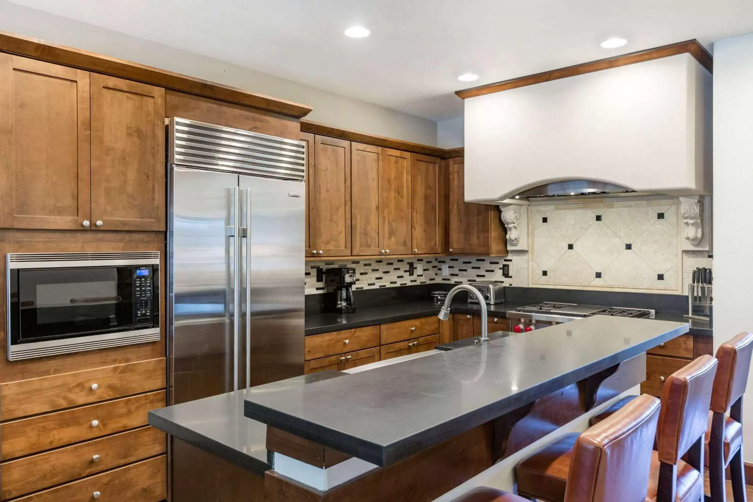 Photo of the whole room, Kitchen/Kitchenette in Bluegreen Vacations Big Bear Village, Ascend Resort Collection