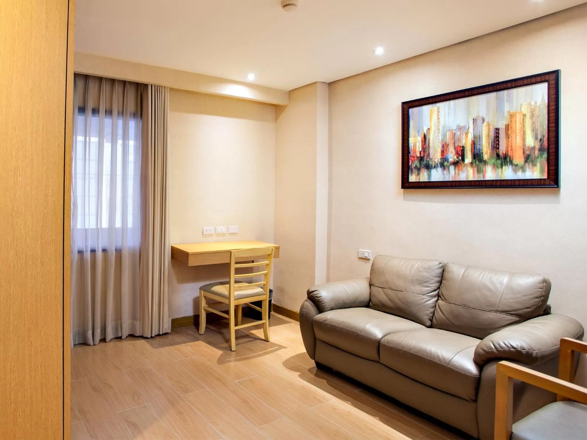 Seating area in Jinjiang Inn - Ortigas