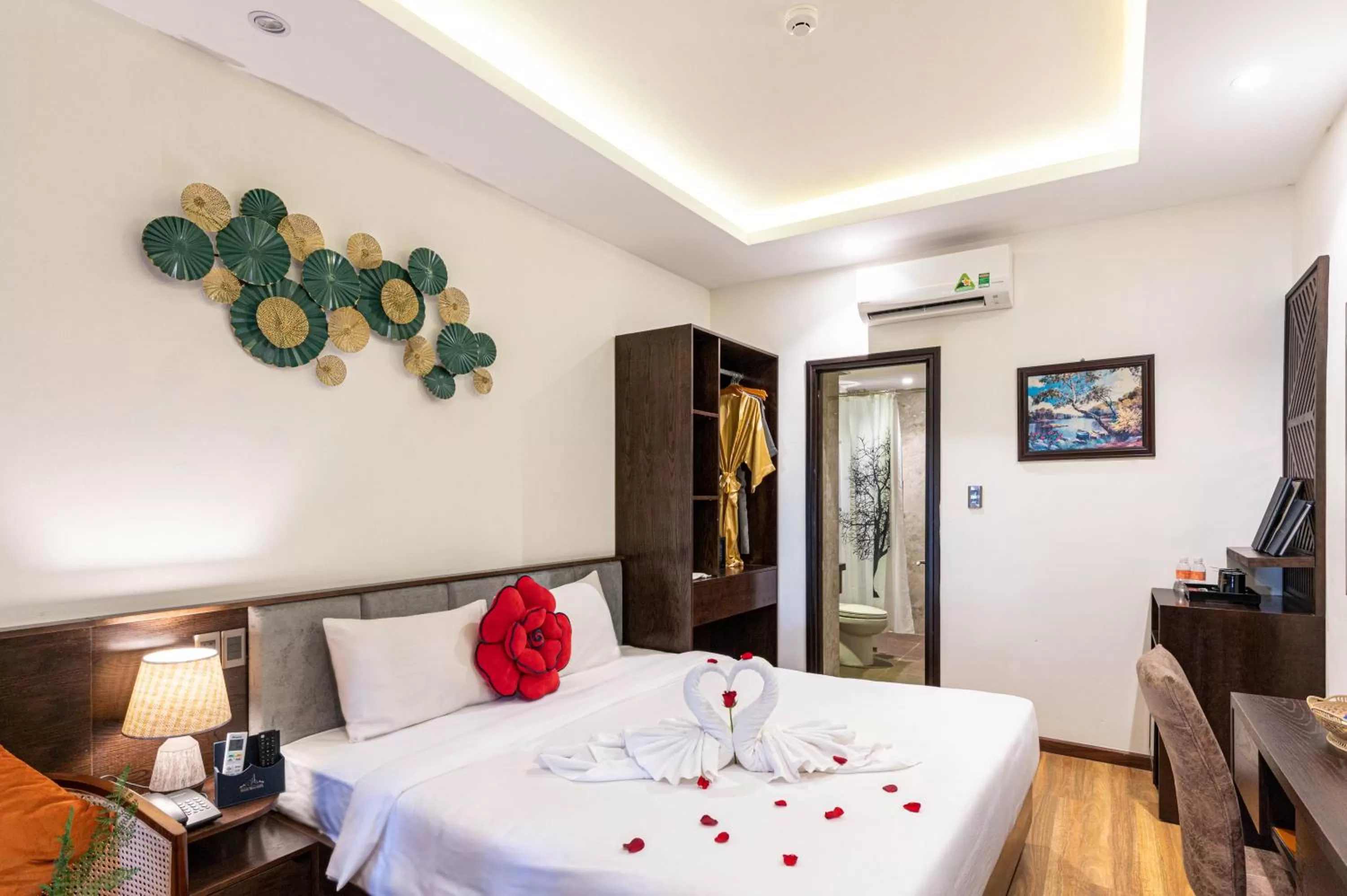 Bed in Hoang Trinh Hotel