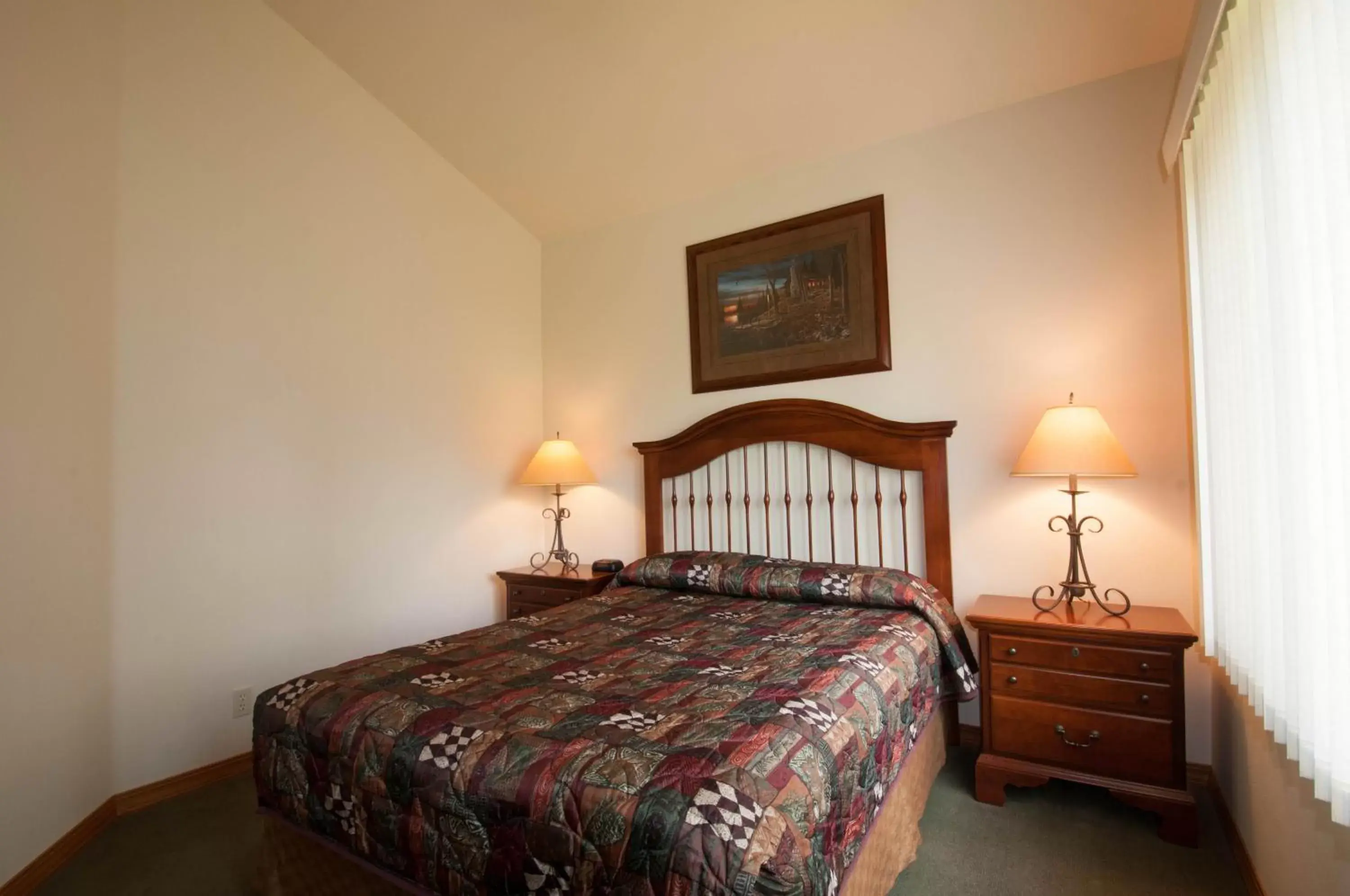 Bedroom, Bed in Meadow Lake Resort & Condos