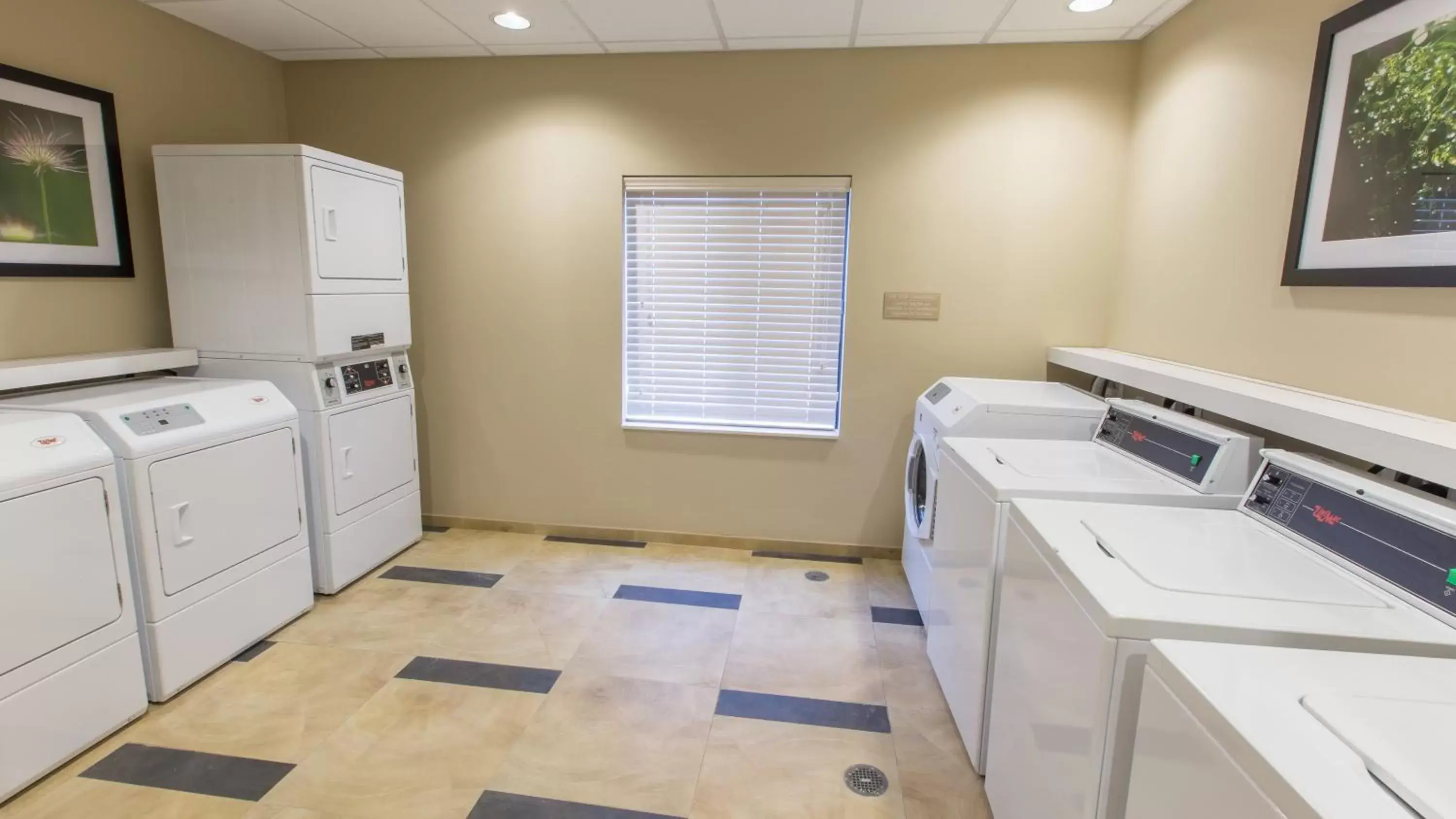Other, Kitchen/Kitchenette in Candlewood Suites Overland Park W 135th St, an IHG Hotel