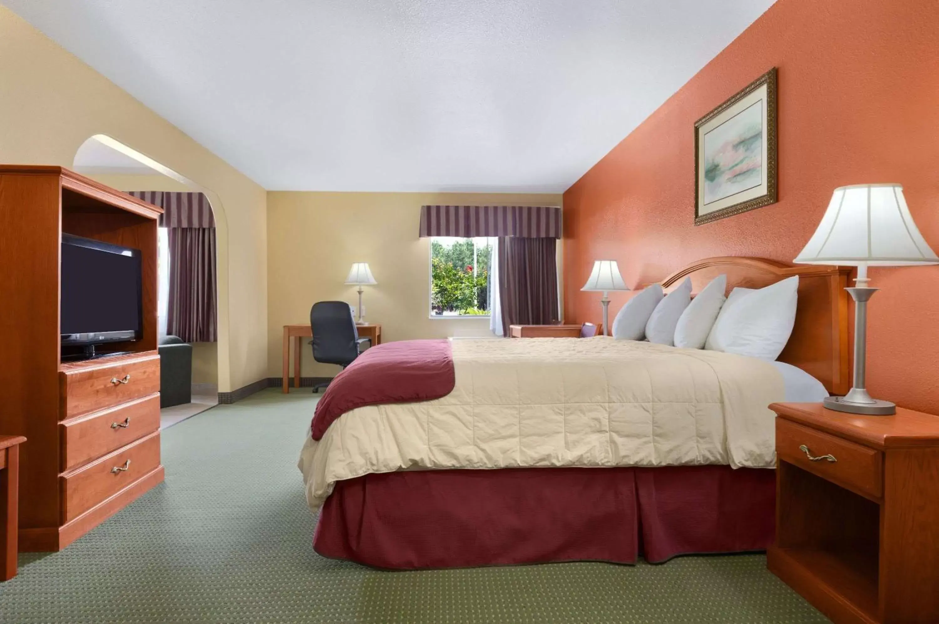 Photo of the whole room, Bed in Days Inn by Wyndham Lumberton