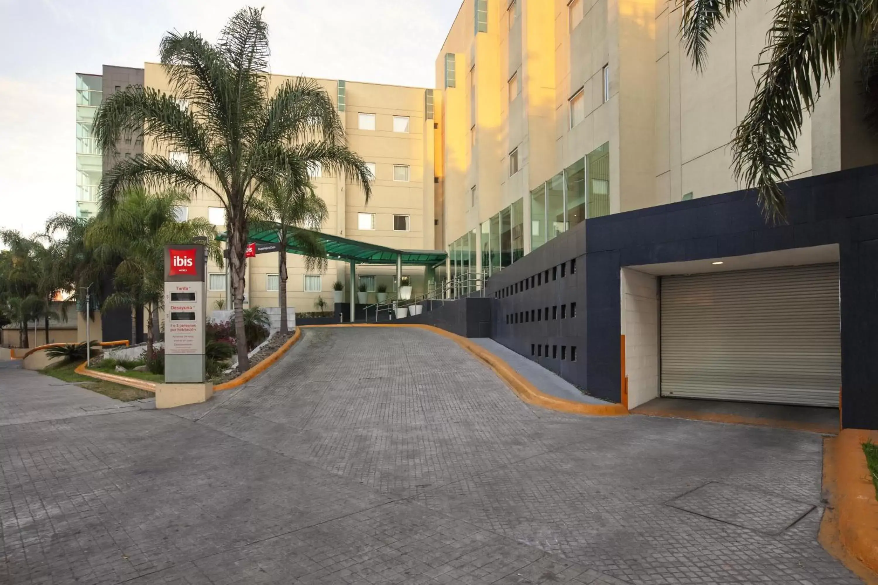 Facade/entrance in Ibis Guadalajara Expo Facade/entrance in Ibis Guadalajara Expo