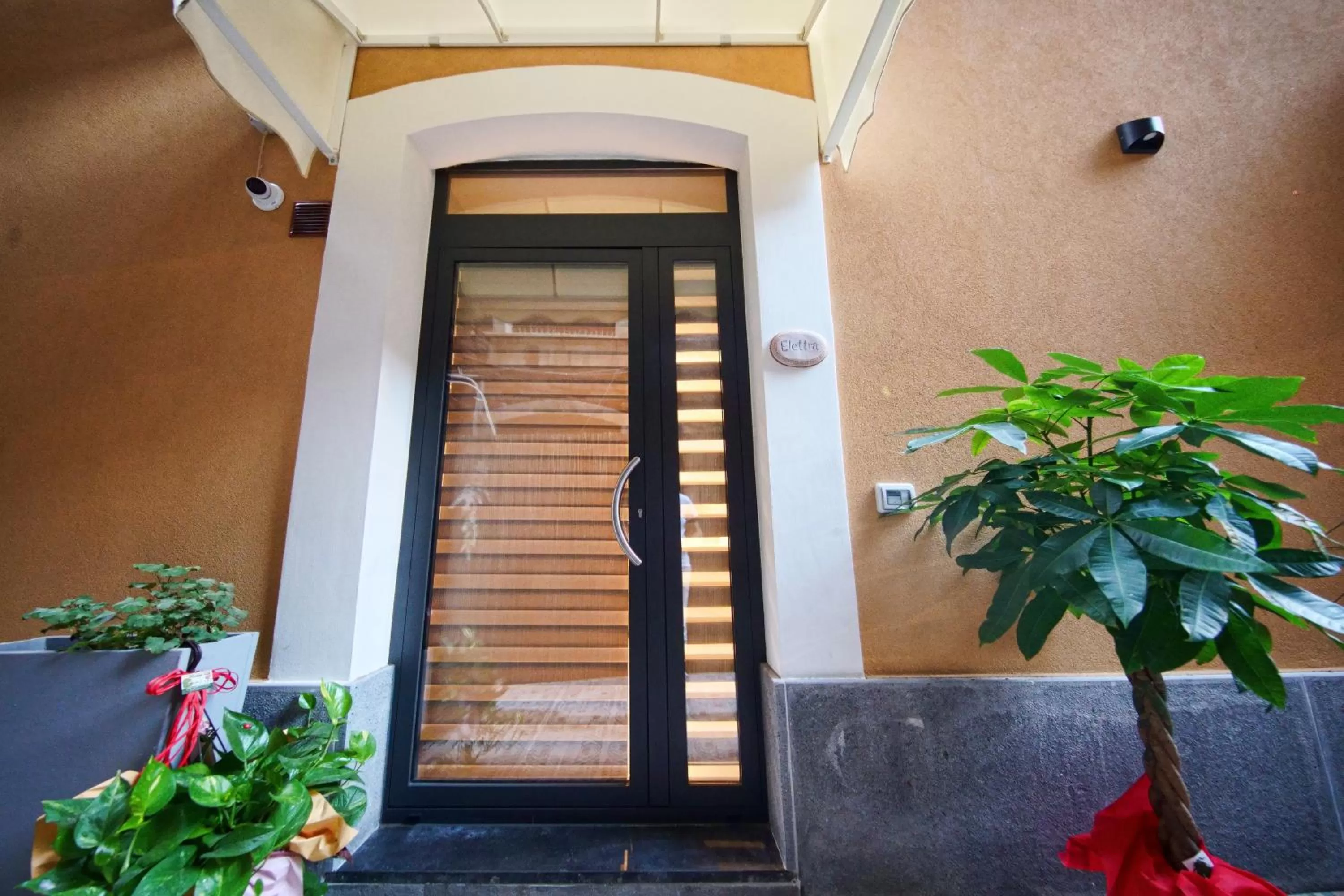 Home dentro il teatro