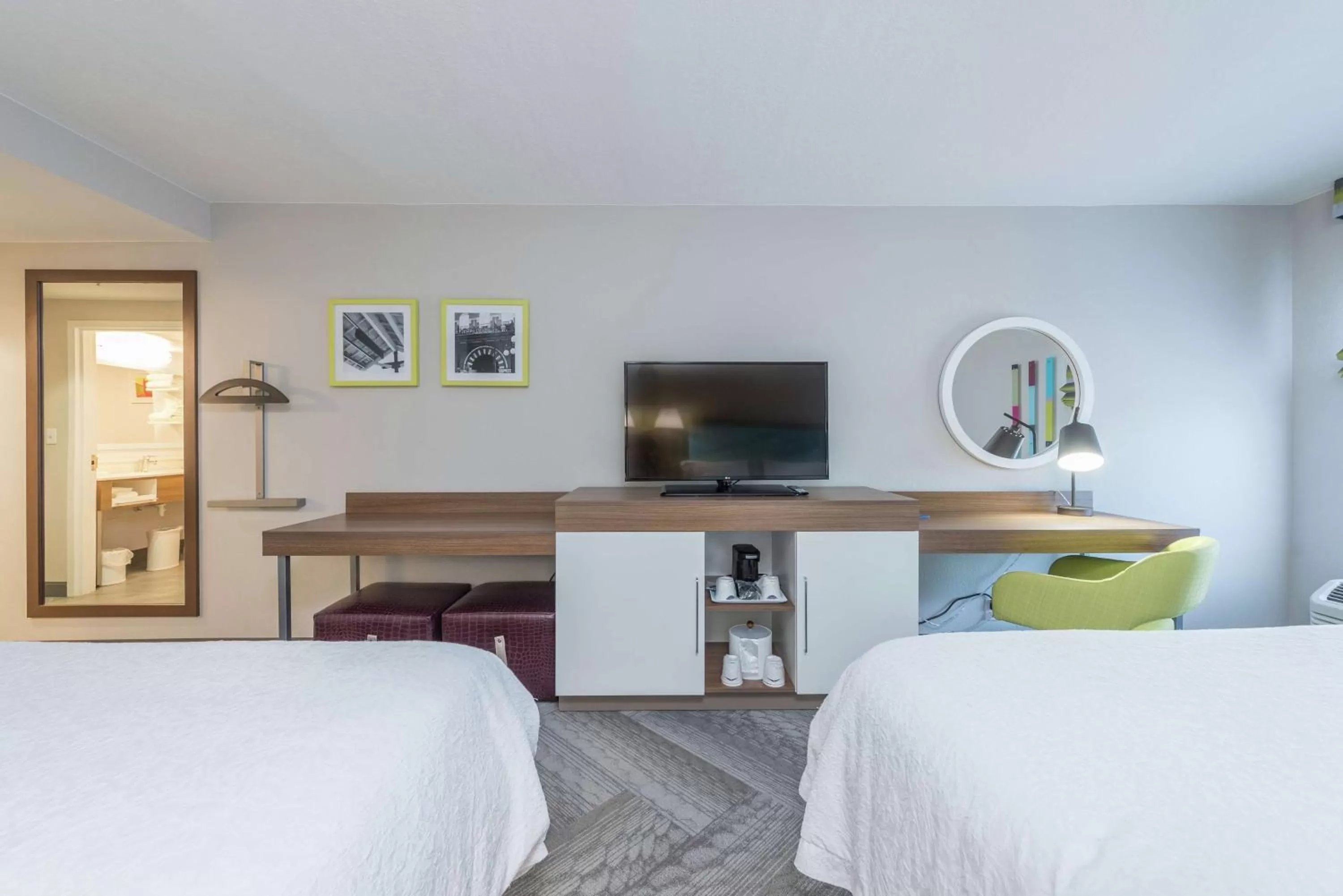 Bedroom, Bed in Hampton Inn Tampa-Veterans Expressway