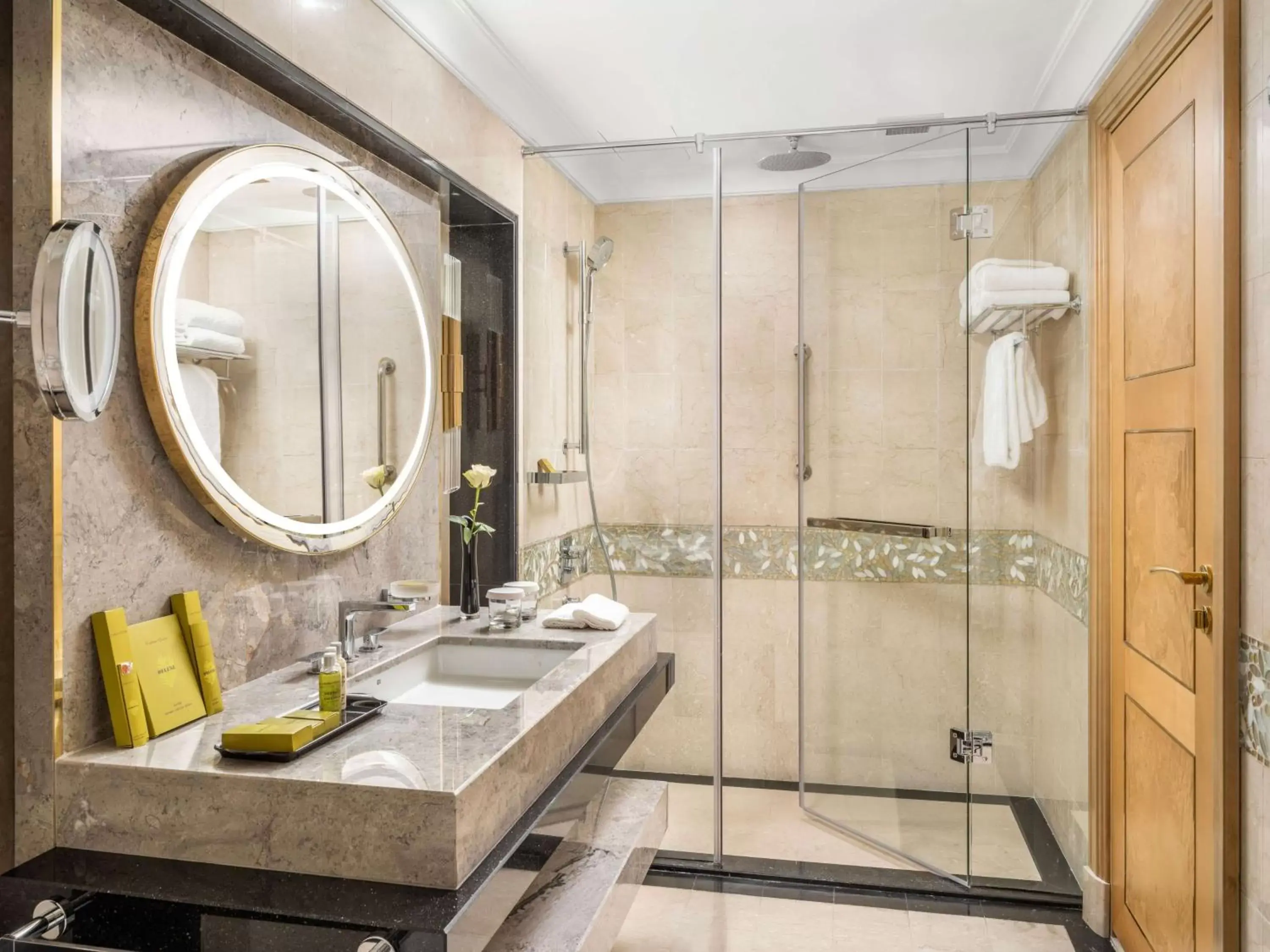 Shower, Bathroom in Jeddah Hilton