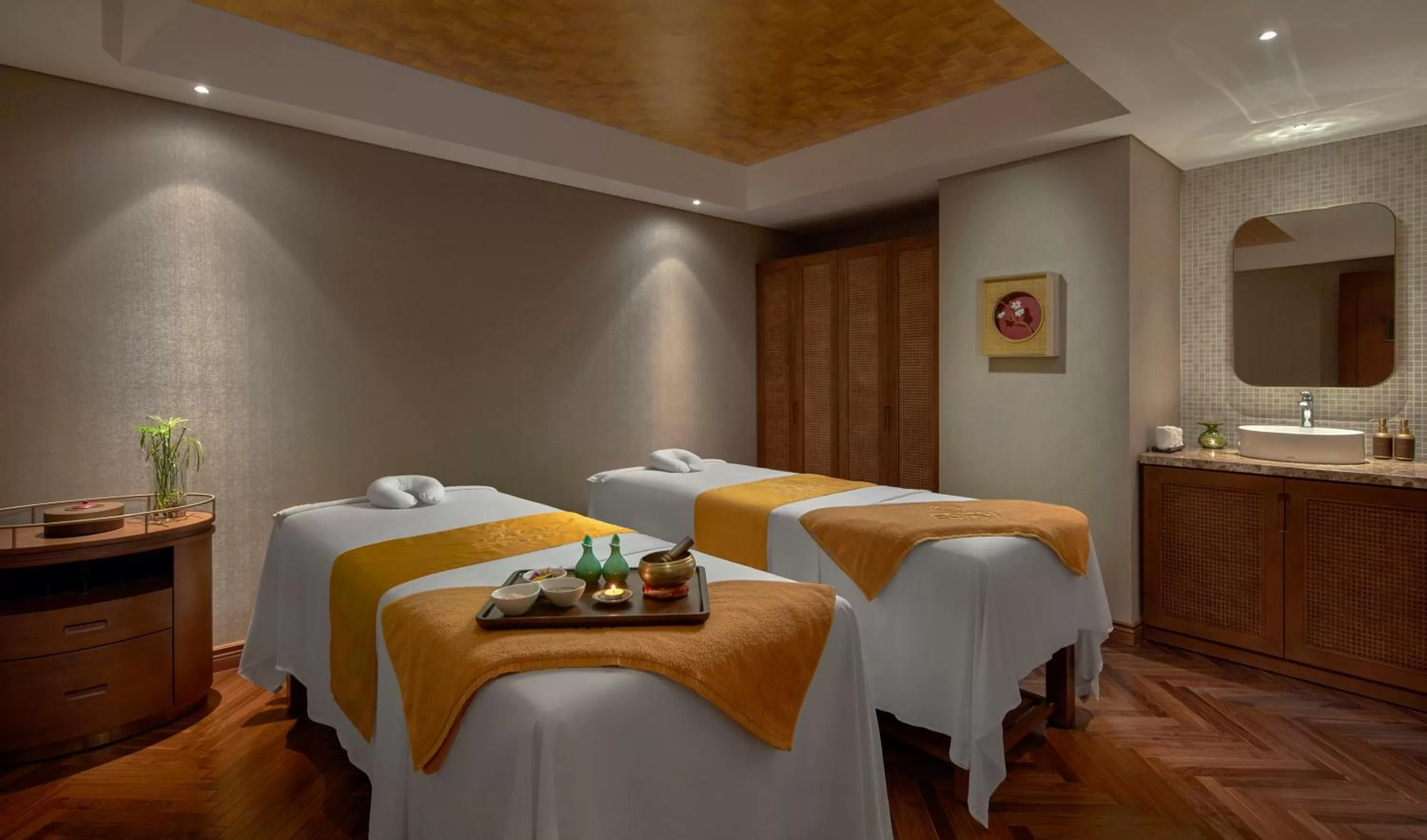 Spa and wellness centre/facilities, Bed in Grand Mercure Hanoi