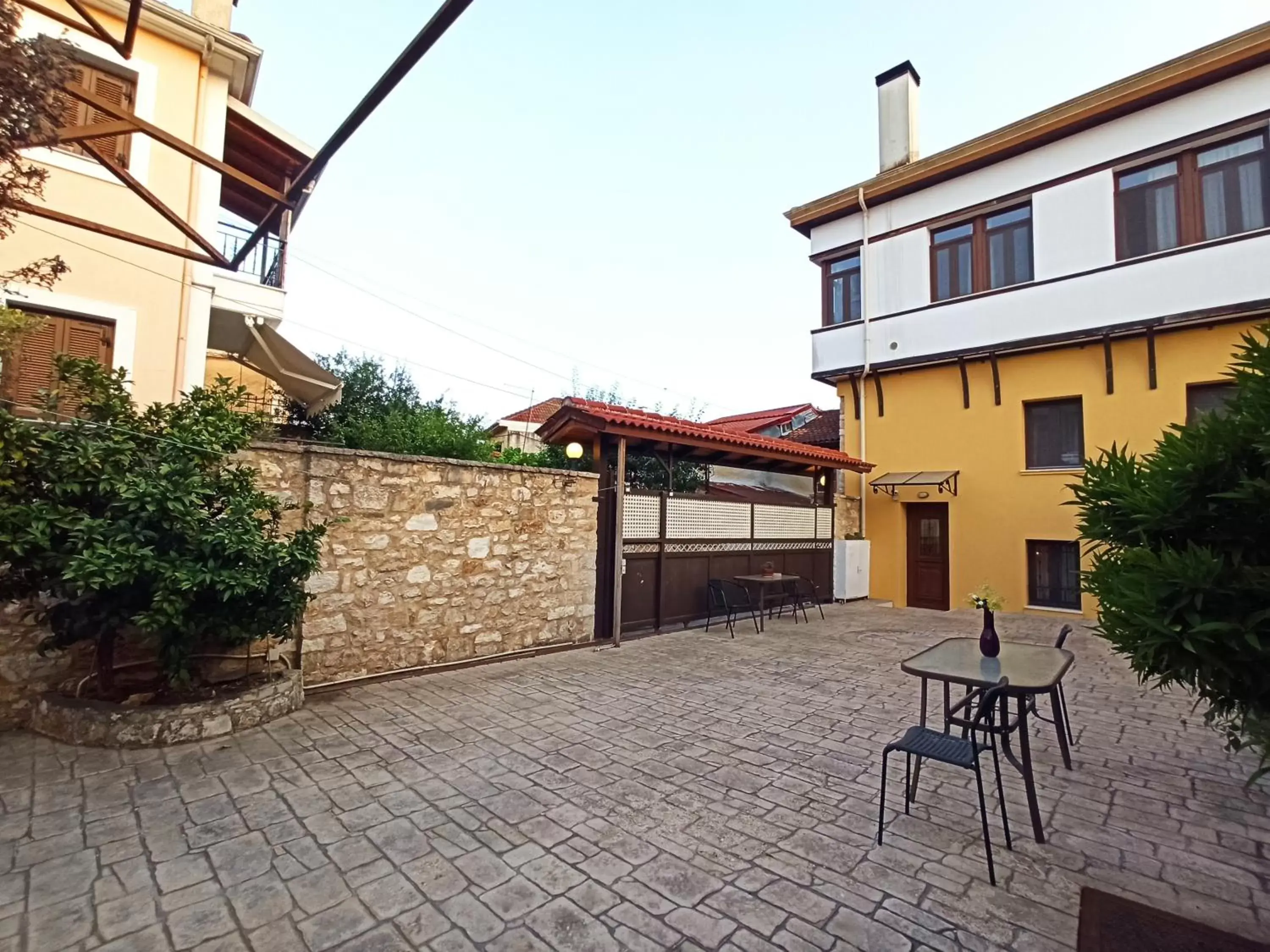 Inner courtyard view, Property Building in To Agioklima