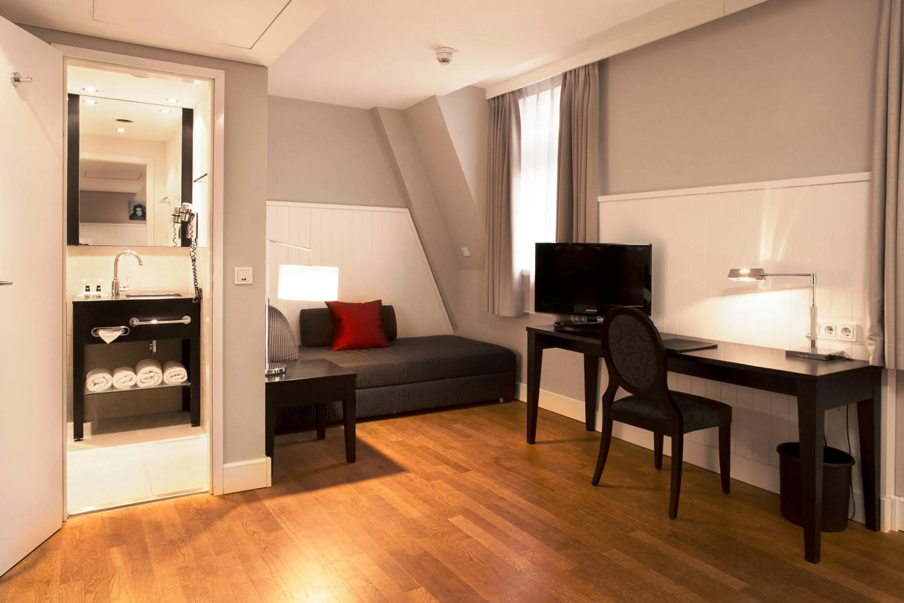 Decorative detail in Hotel Victoria