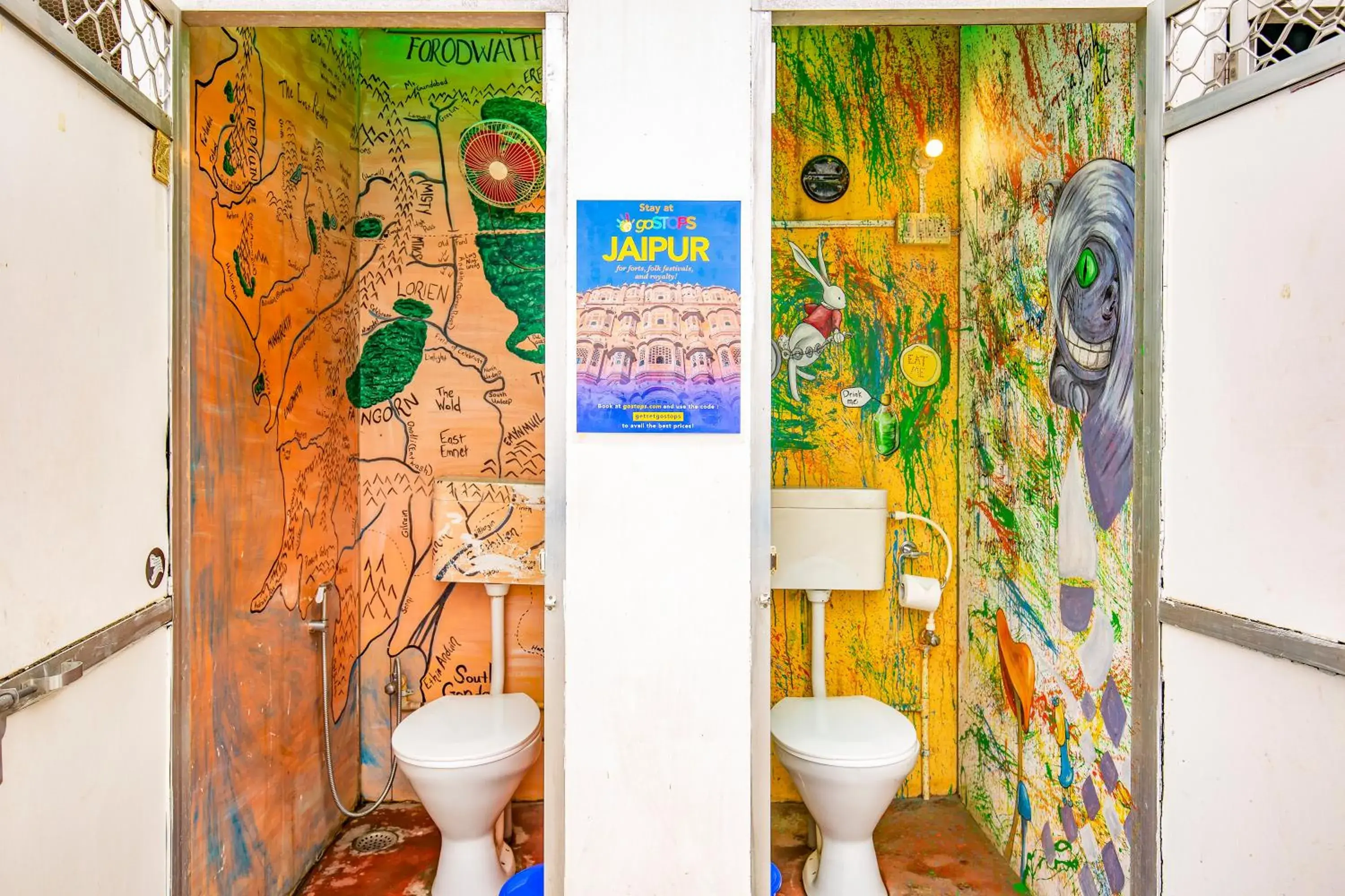 Toilet in goSTOPS Varanasi - Rooms & Dorms