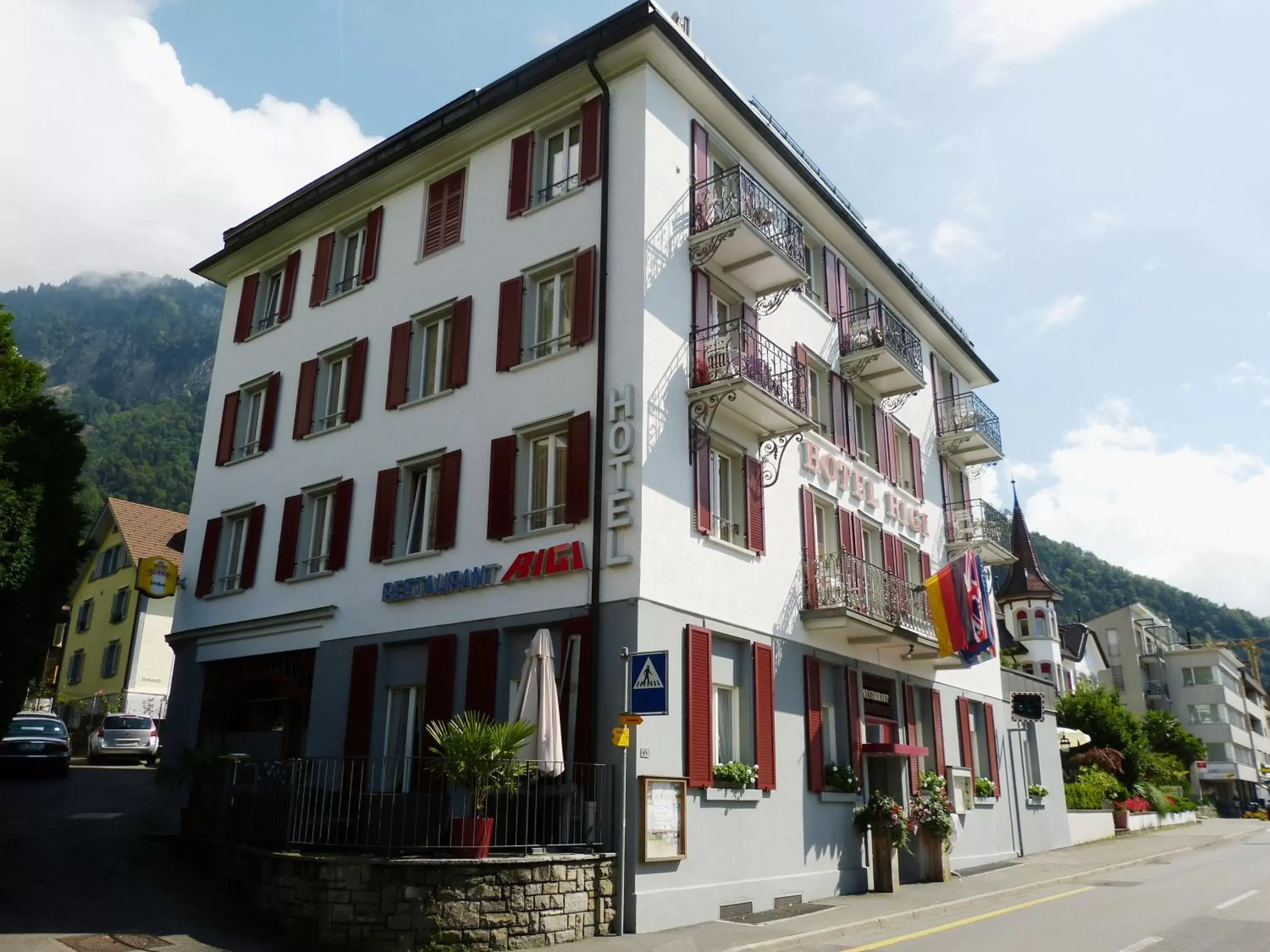 Facade/entrance, Property Building in Hotel Rigi Vitznau