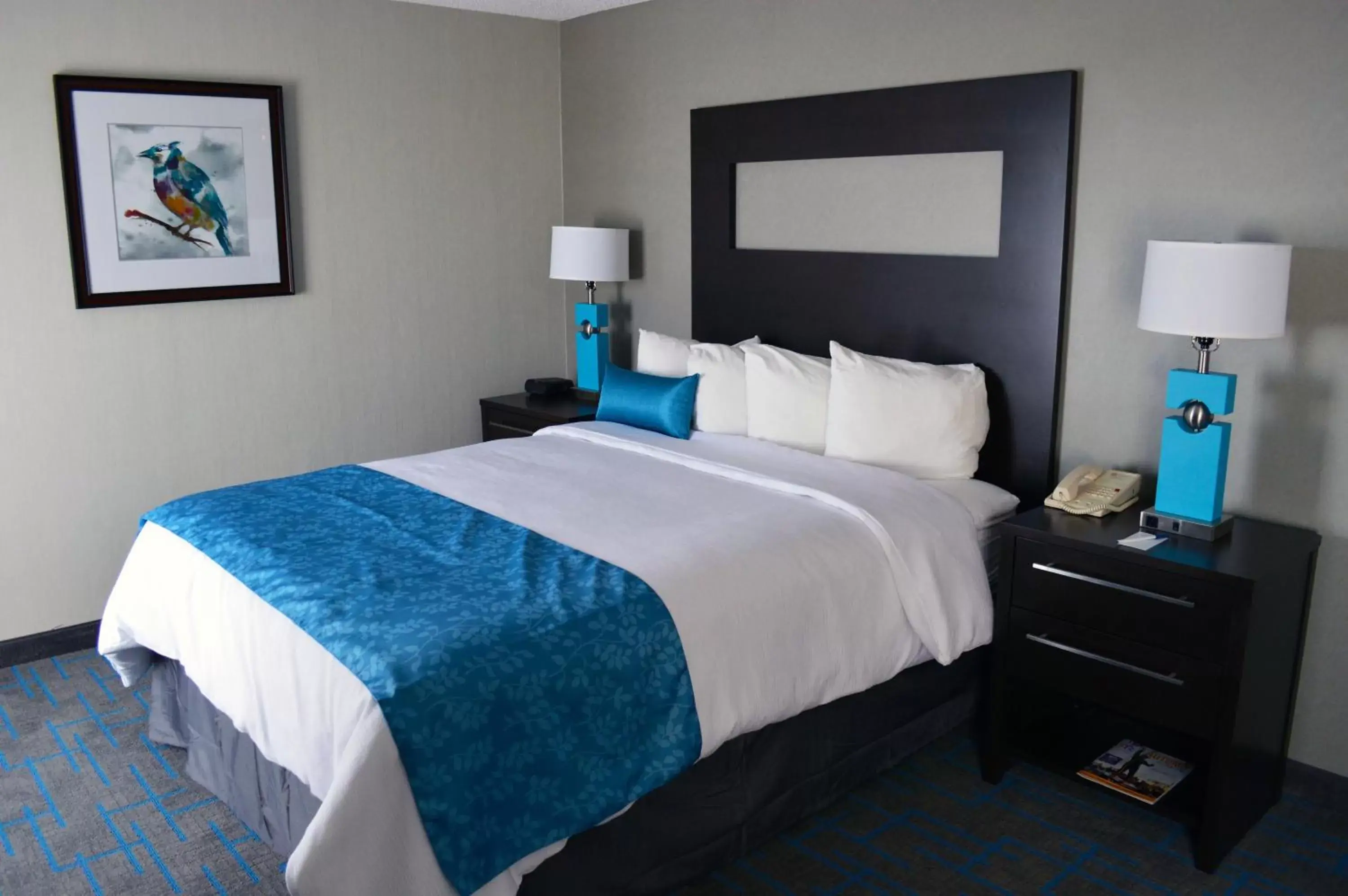 Photo of the whole room, Bed in Holiday Inn & Suites Syracuse Airport - Liverpool, an IHG Hotel