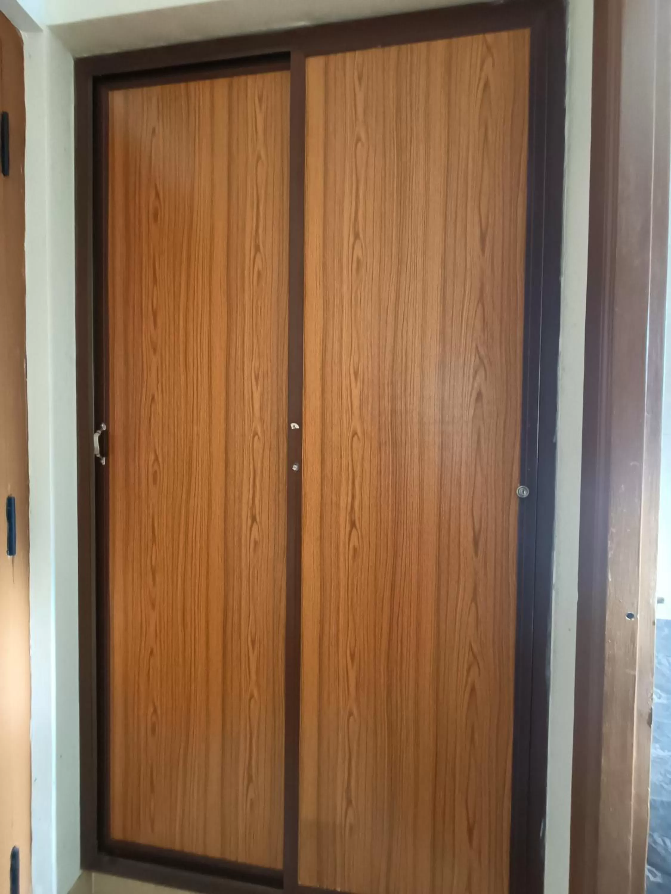 wardrobe in Shantham Service Apartments