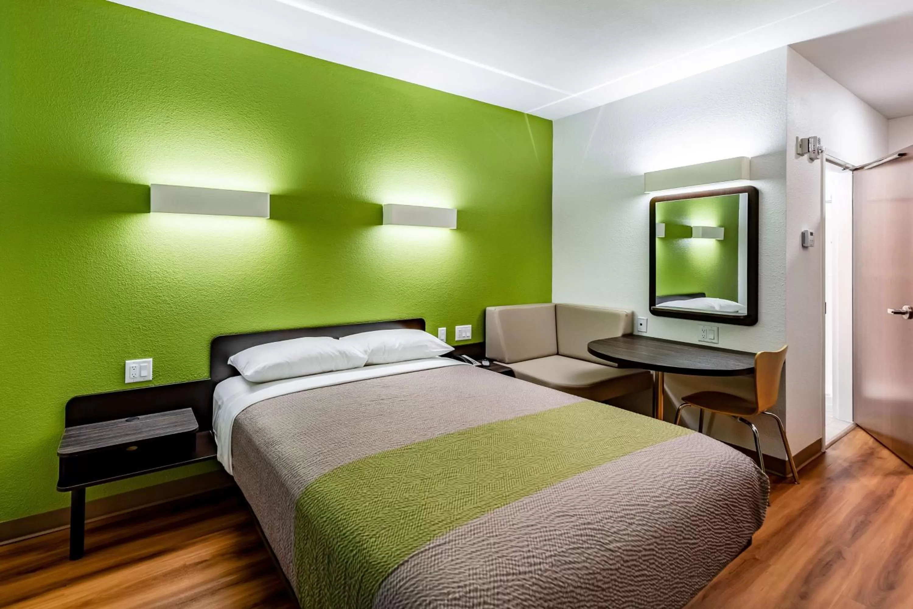 Photo of the whole room, Bed in Motel 6-Mankato, MN