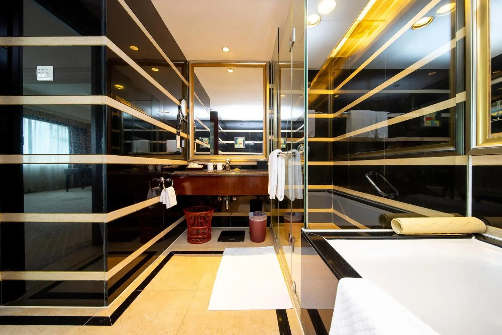 Bathroom, Lobby/Reception in Grand International Hotel