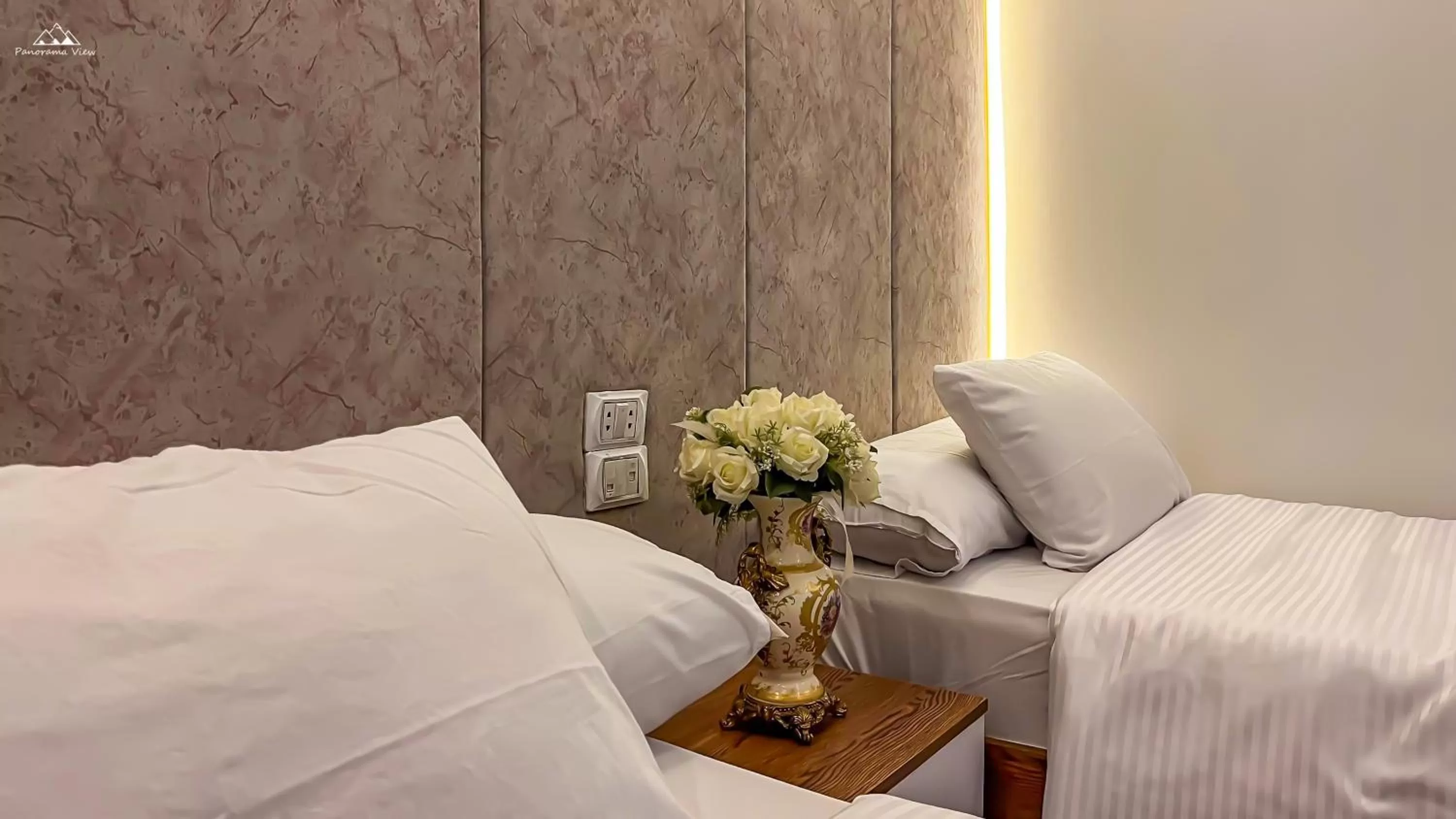 Bedroom, Bed in PANORAMA view pyramids