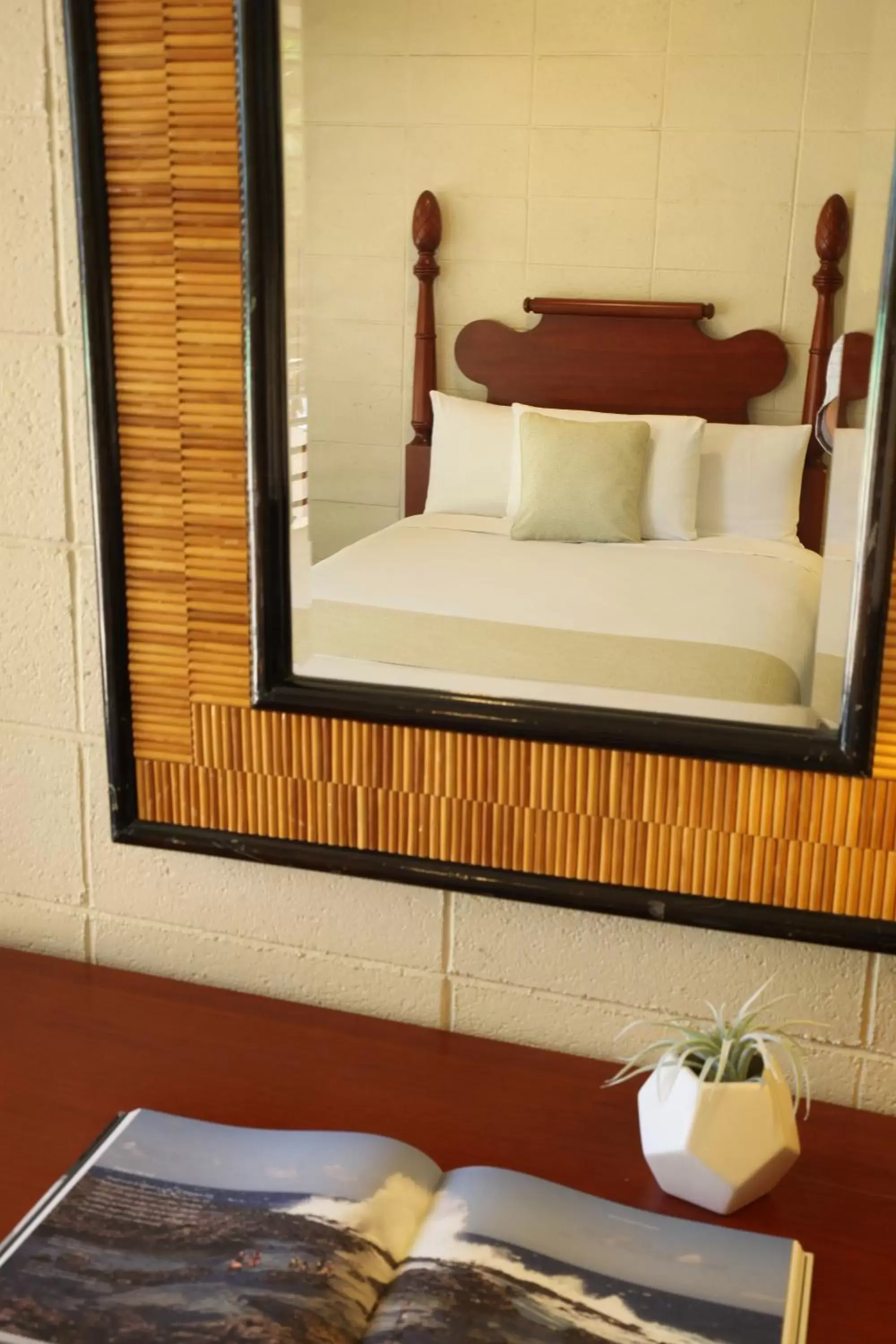 Bedroom, Bathroom in Waikiki Heritage Hotel