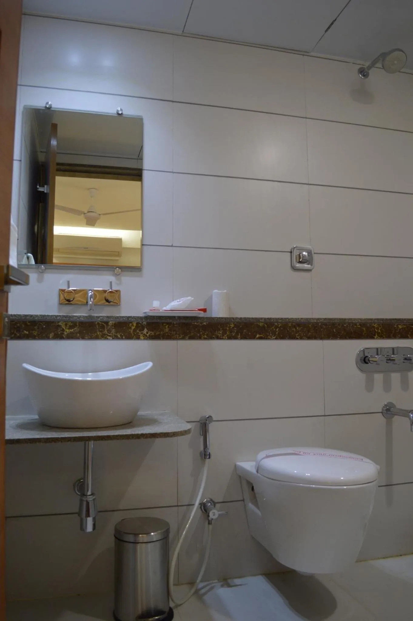 Bathroom in Hotel Ashray Inn