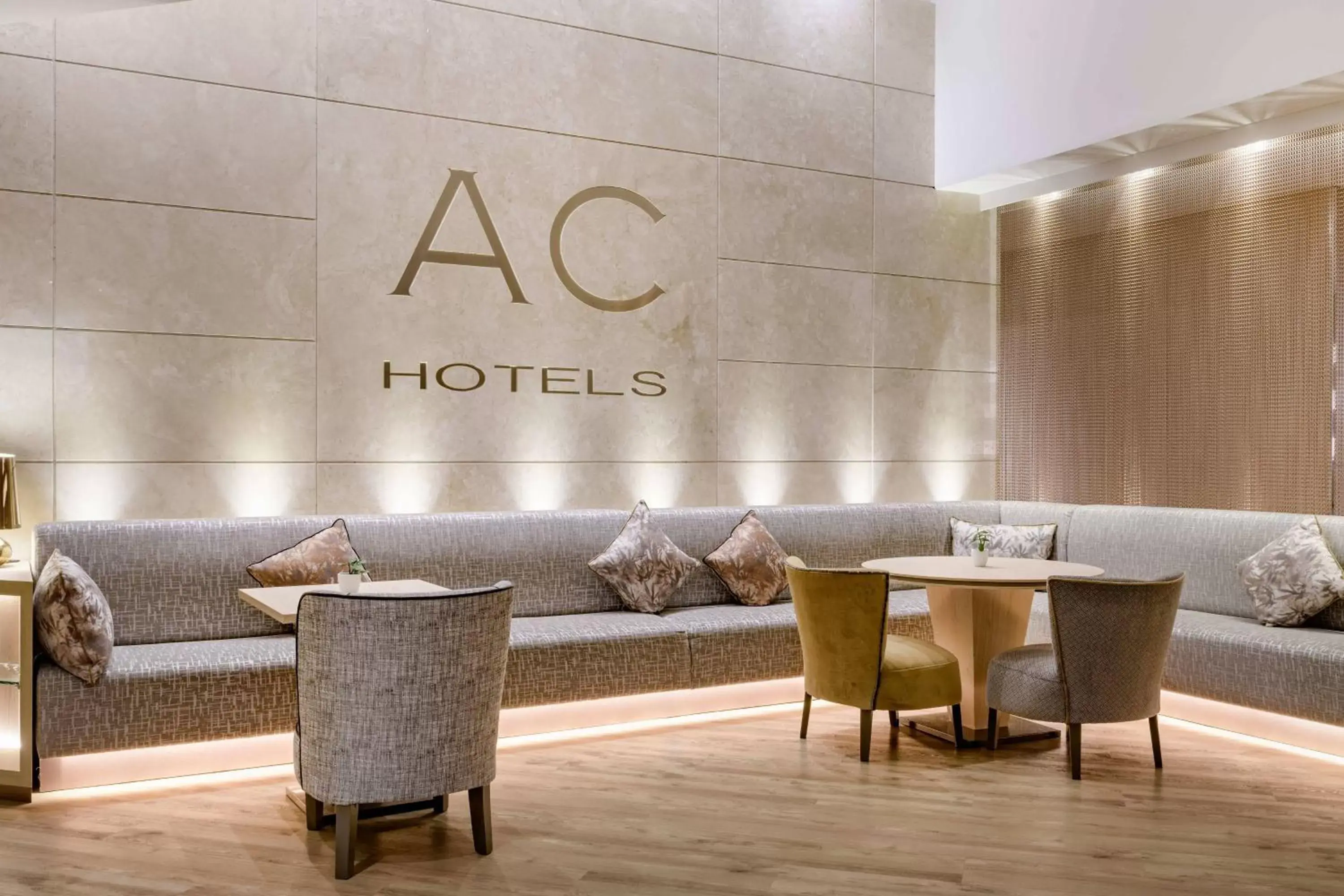 Lobby or reception in AC Hotel Genova by Marriott