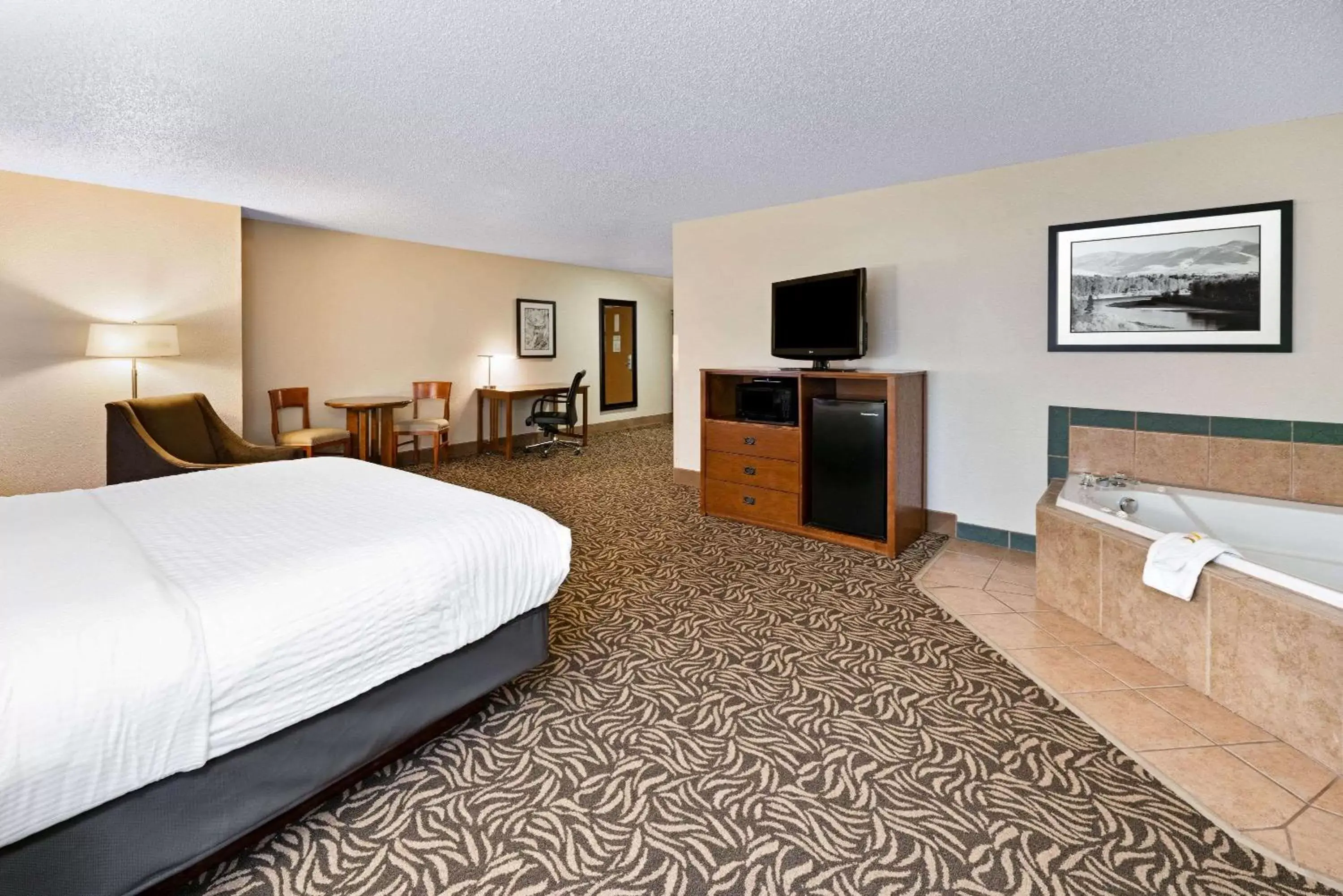 Photo of the whole room, Bed in La Quinta Inn by Wyndham Missoula