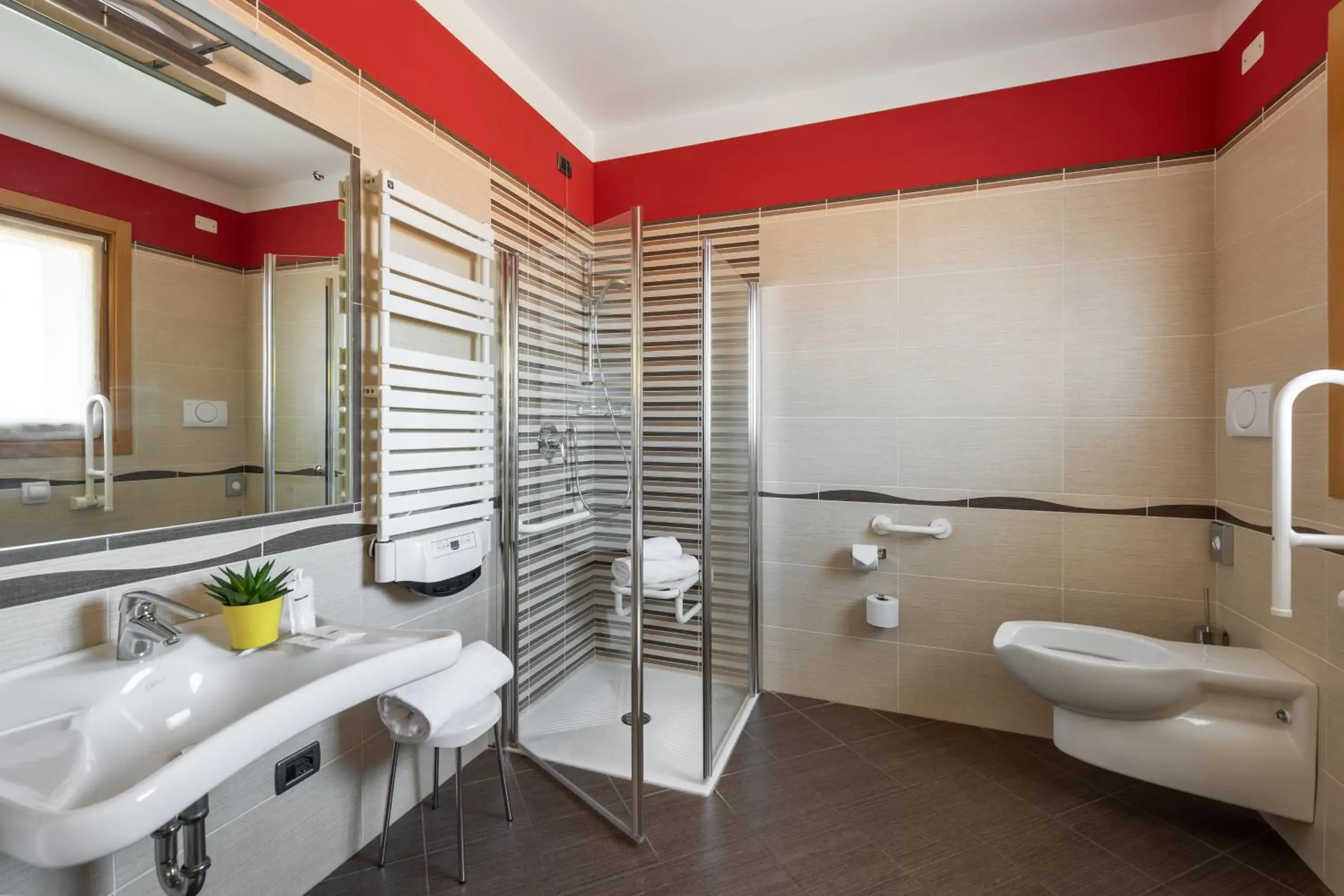 Shower, Bathroom in Kairos Garda Hotel