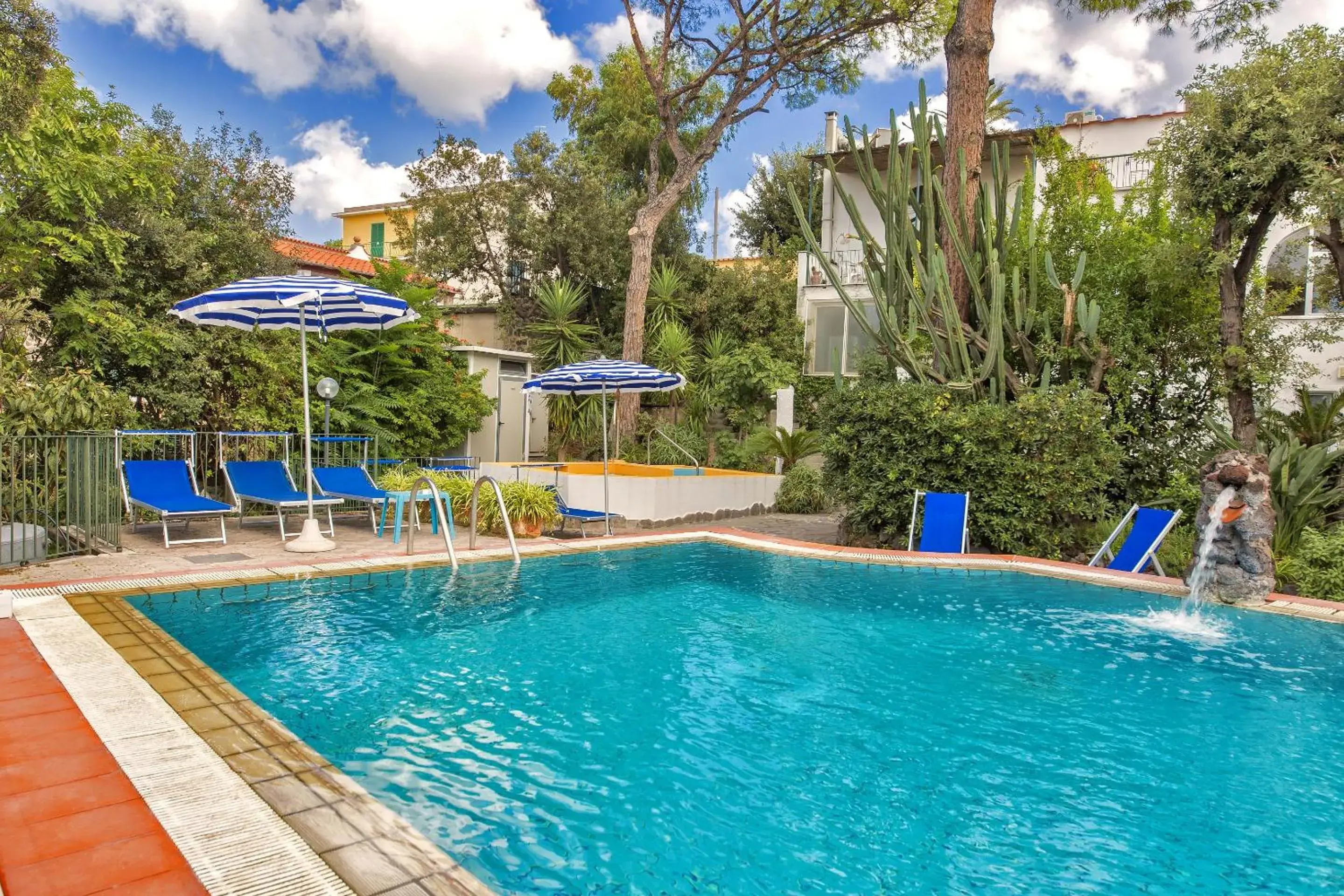 Swimming Pool in Hotel Vittoria