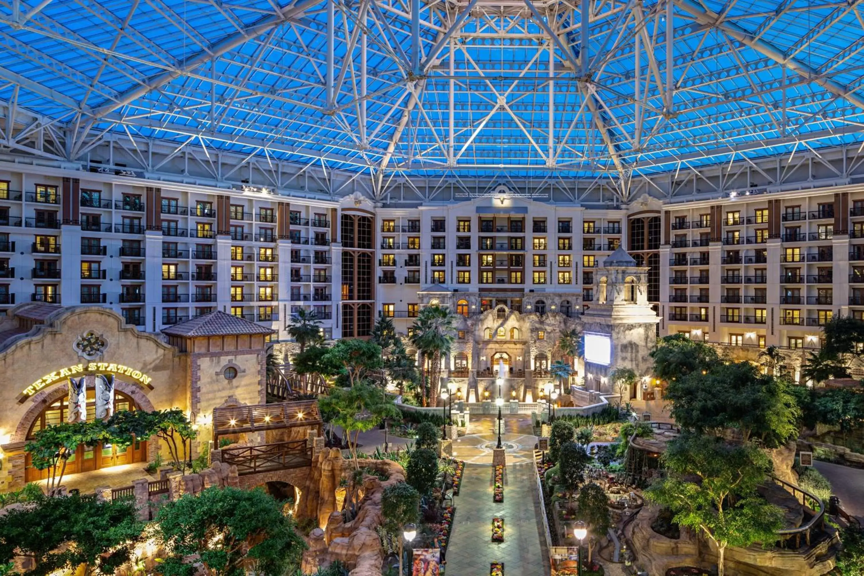 Lobby or reception in Gaylord Texan Resort and Convention Center