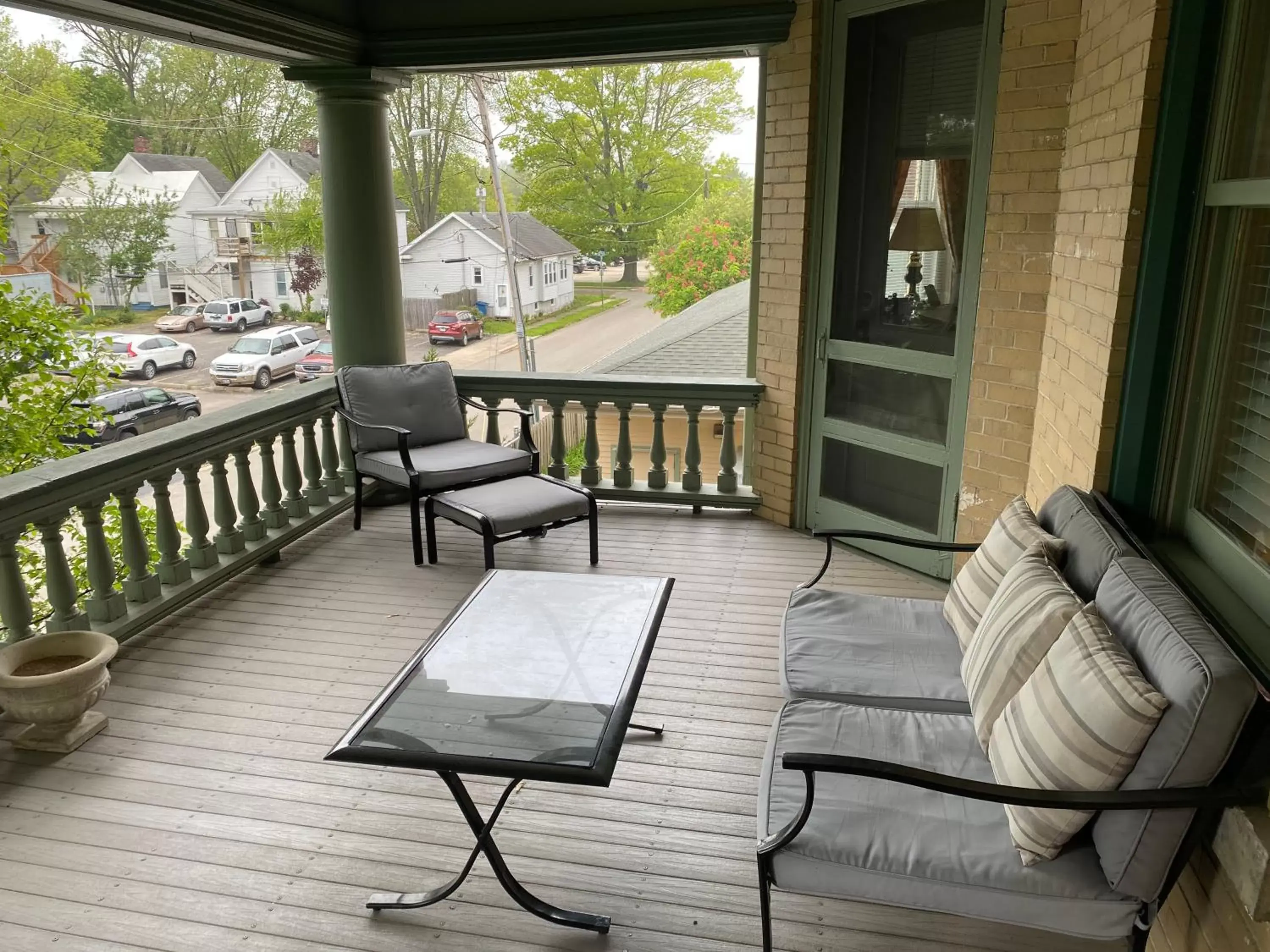 Balcony/Terrace, Seating Area in Inn at 835 Boutique Hotel