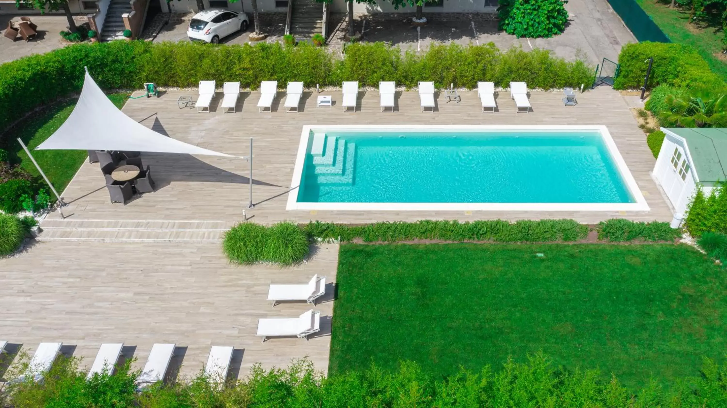 Swimming pool, Pool View in Hotel Globo