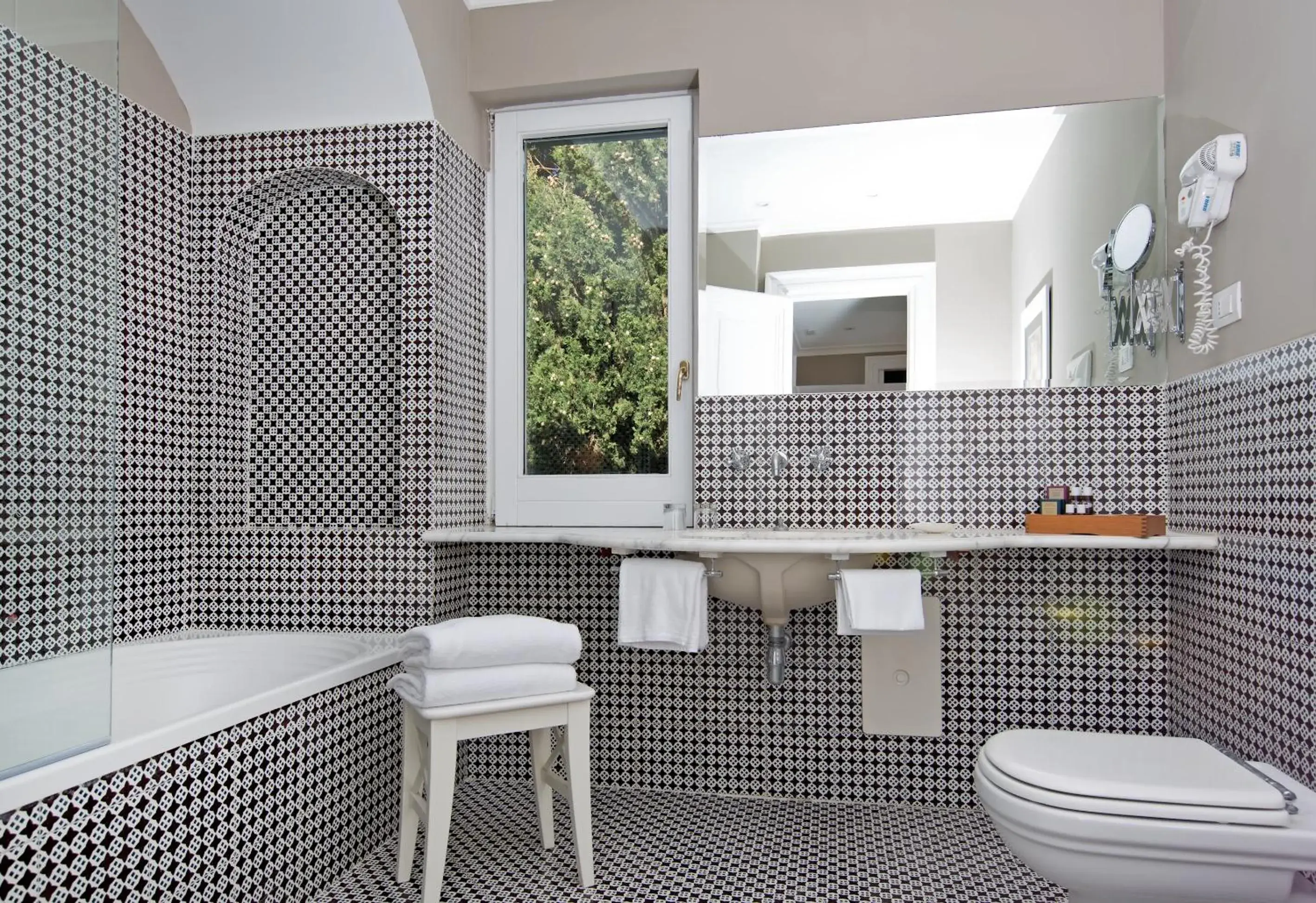 Bathroom in Hotel Della Piccola Marina