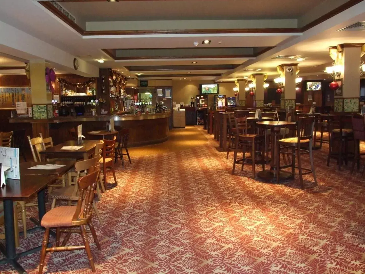 Restaurant/Places to Eat in The Golden Acorn Wetherspoon