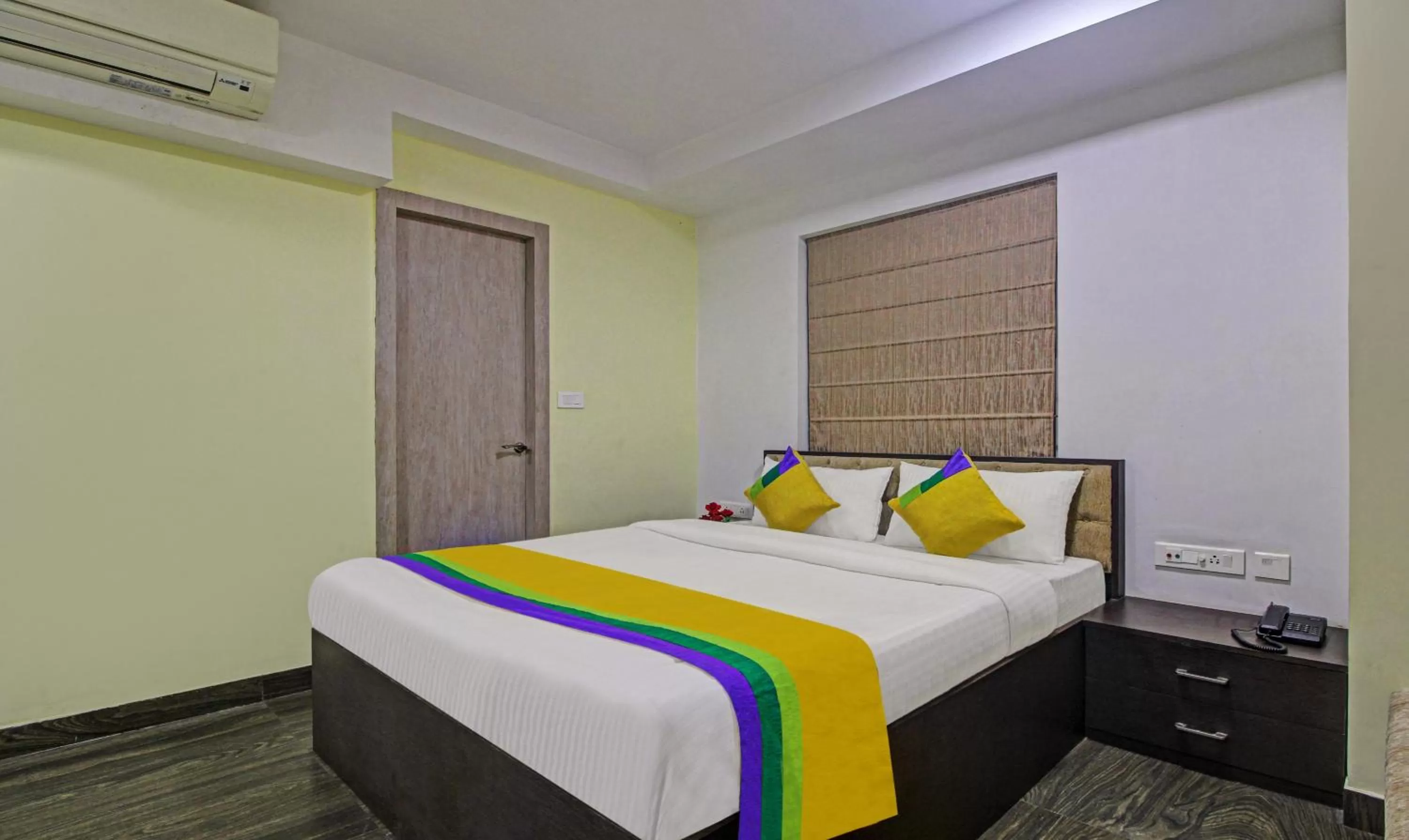 Bedroom, Bed in Itsy Hotels Reotel Near Rabindra Sarobar
