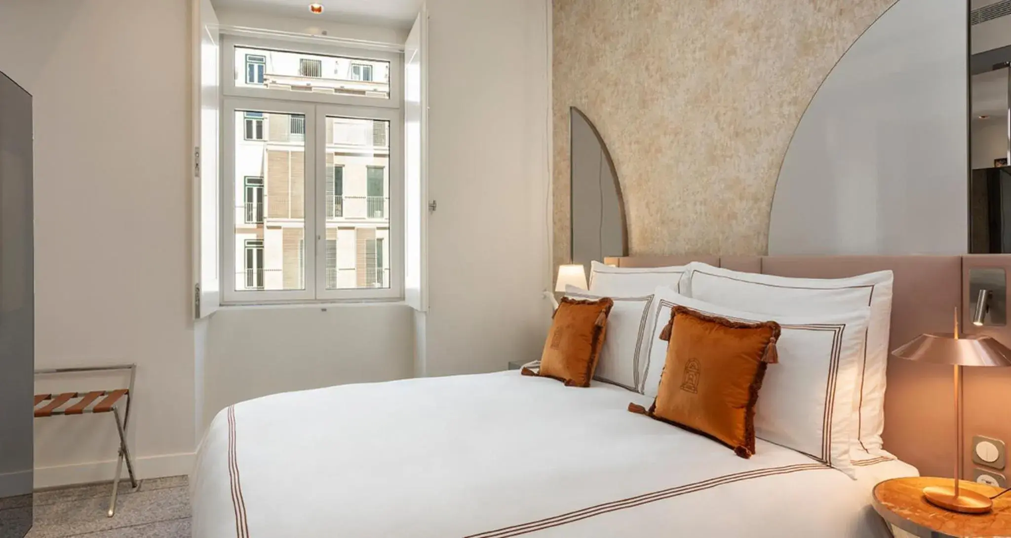 Photo of the whole room, Bed in Convent Square Lisbon, Vignette Collection, an IHG Hotel