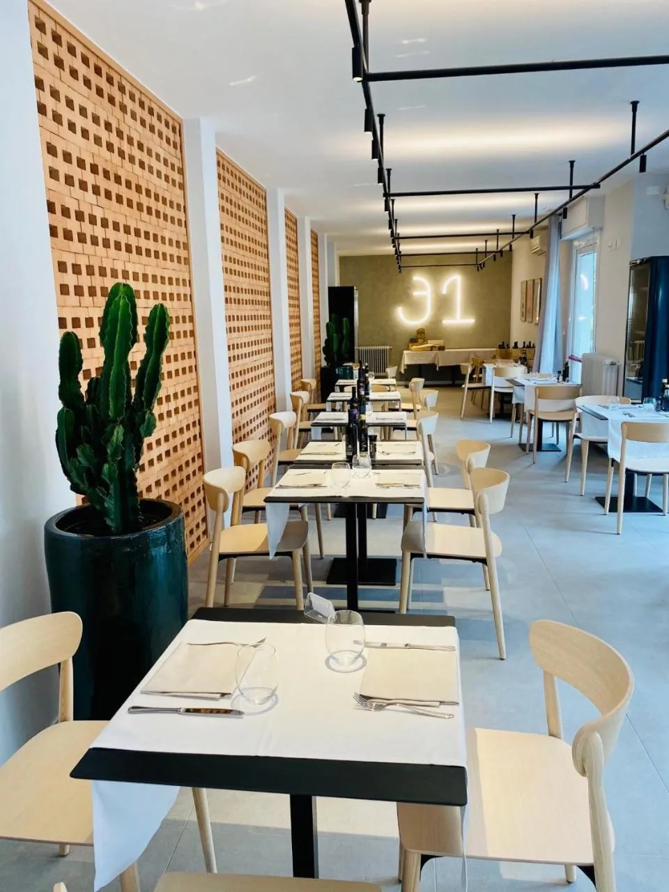 Restaurant/places to eat in Hotel Marolda