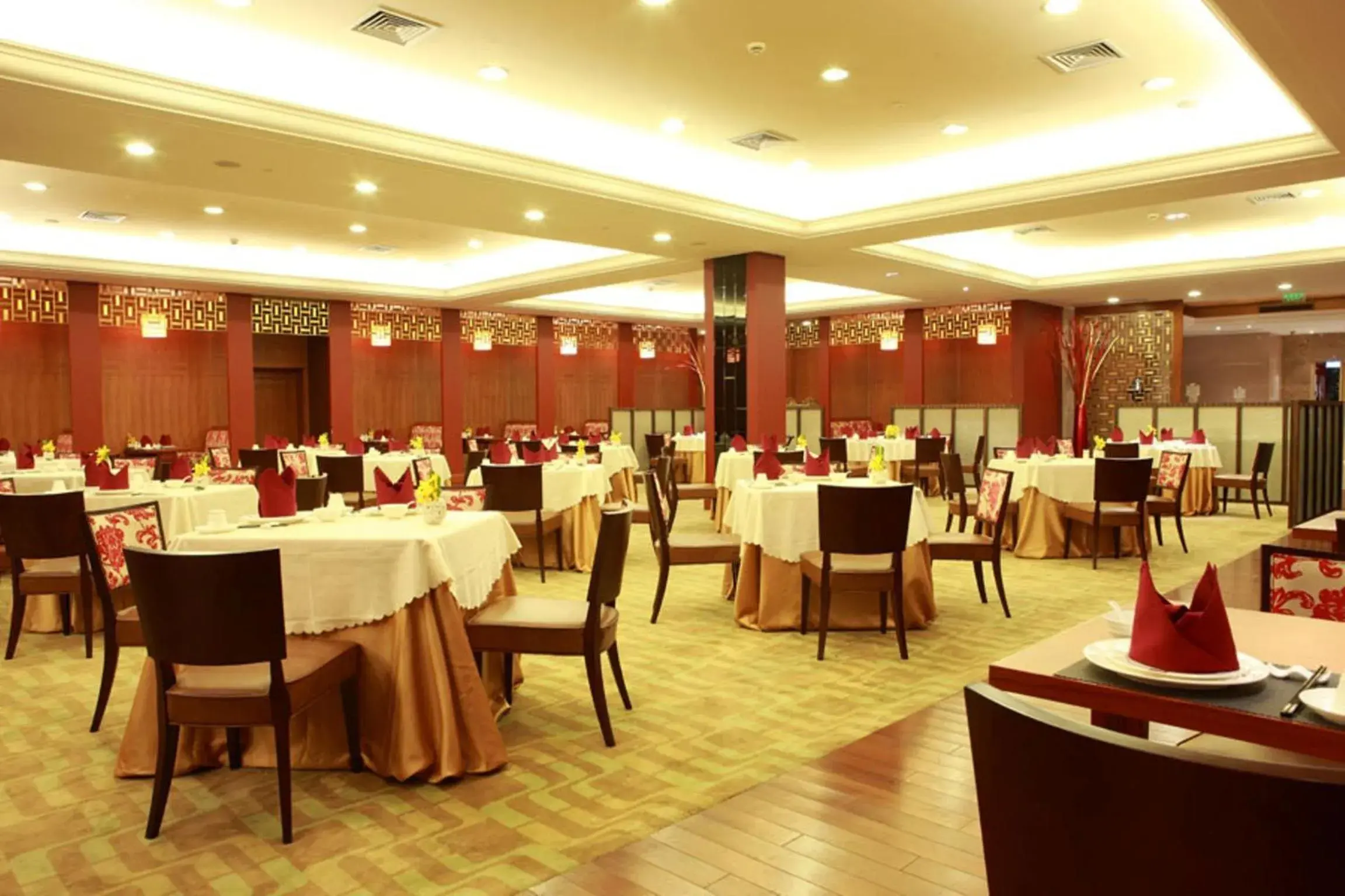Property building, Restaurant/Places to Eat in San Want Hotel