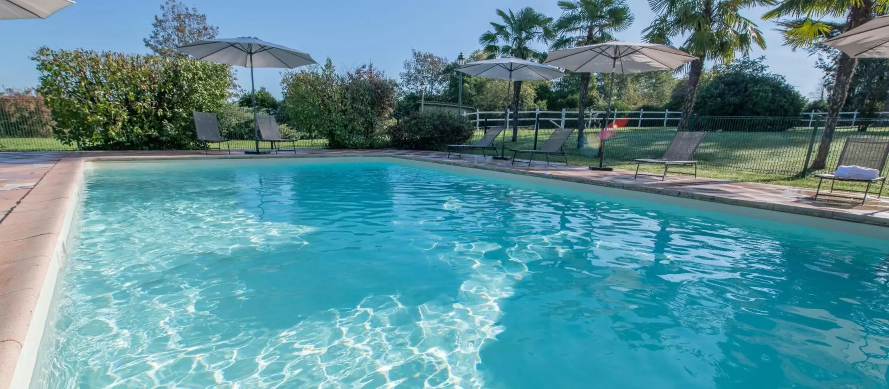 Swimming Pool in Logis Domaine de Fompeyre