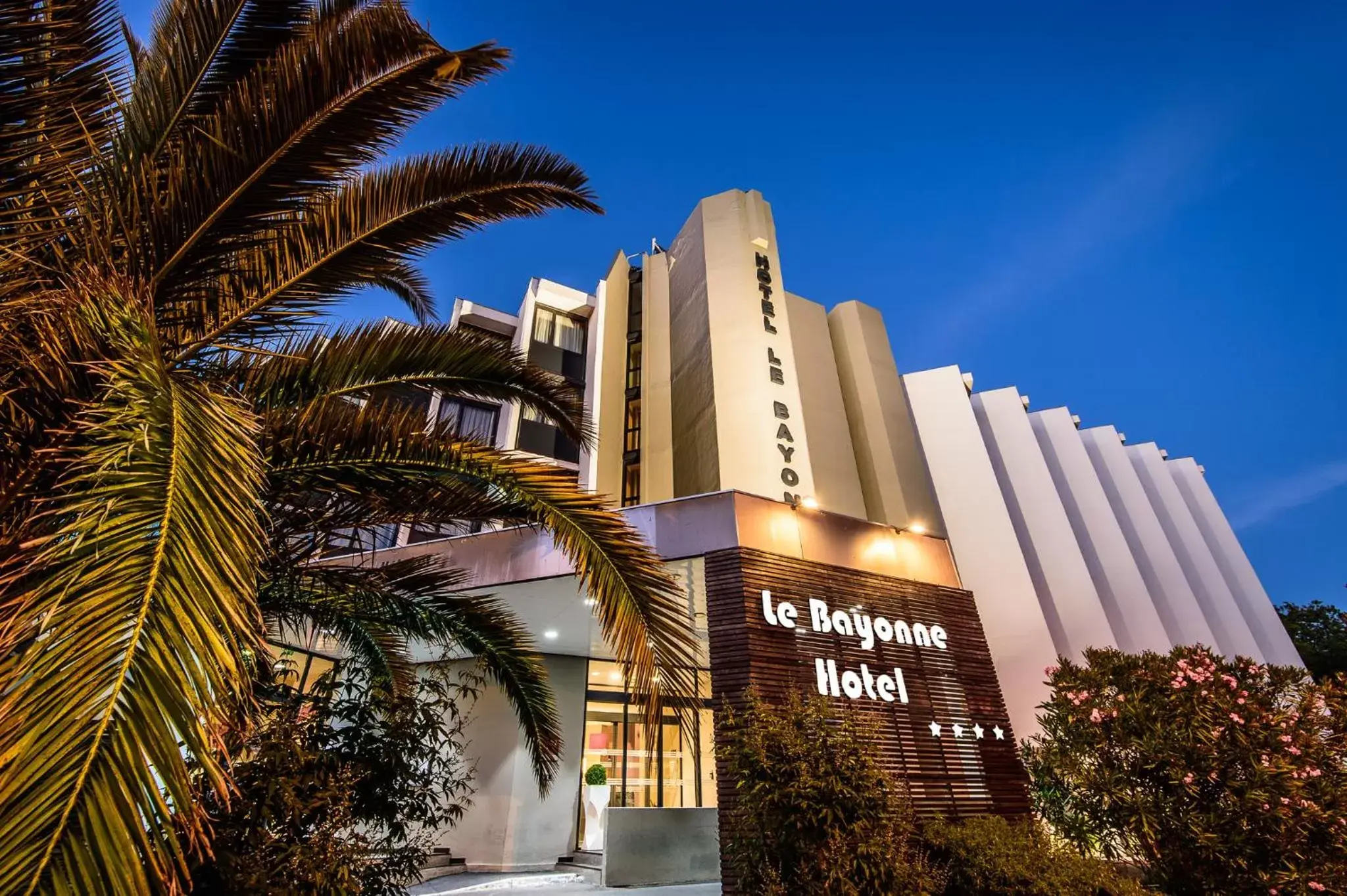 Facade/entrance, Property Building in Hôtel Le Bayonne