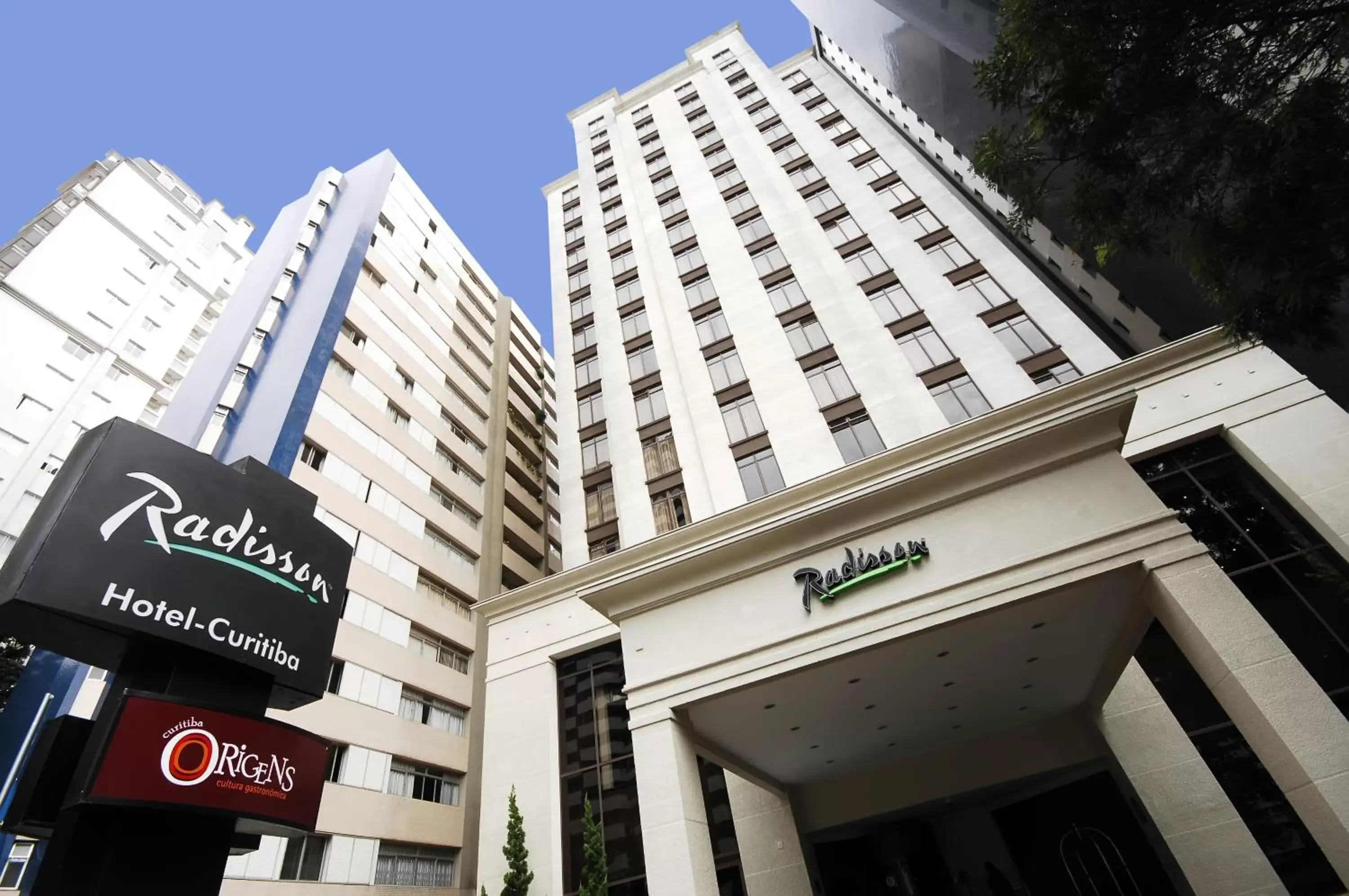 Facade/entrance, Property Building in Radisson Hotel Curitiba