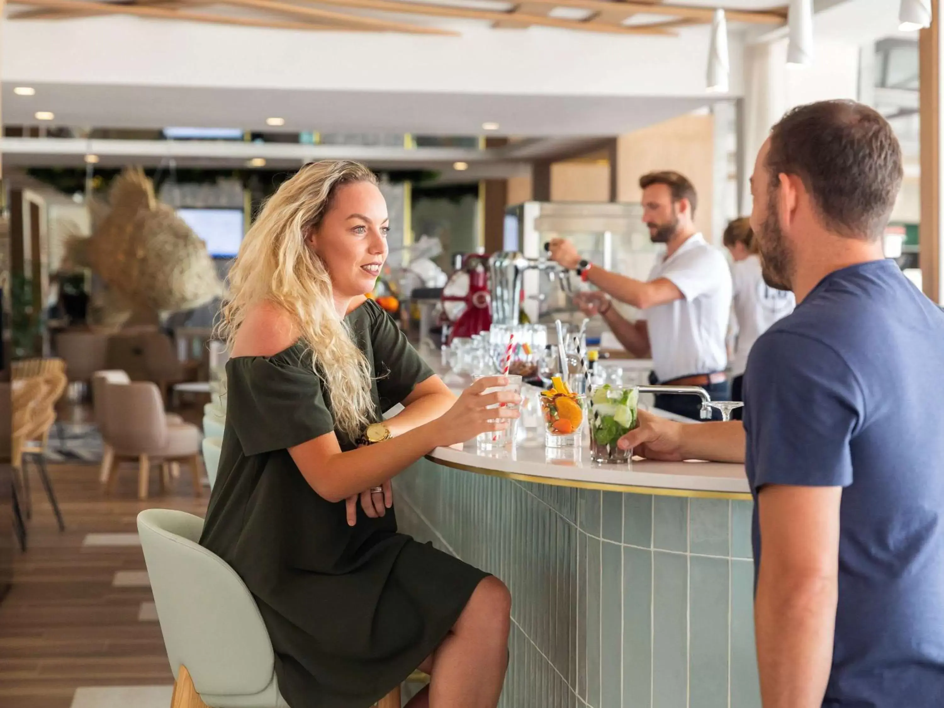 Lounge or bar in Novotel Thalassa Ile d'Oléron