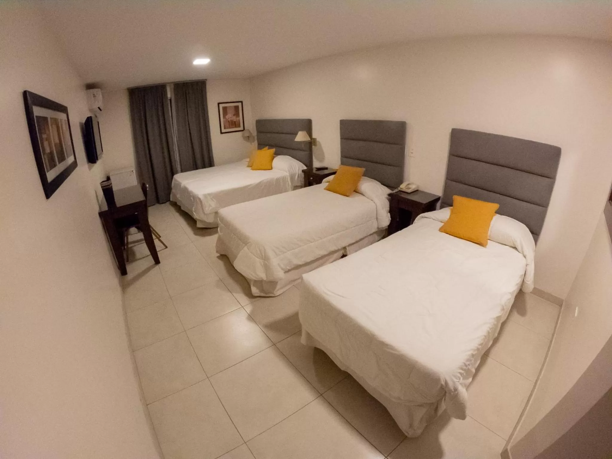 Bedroom, Bed in Hotel Metropol