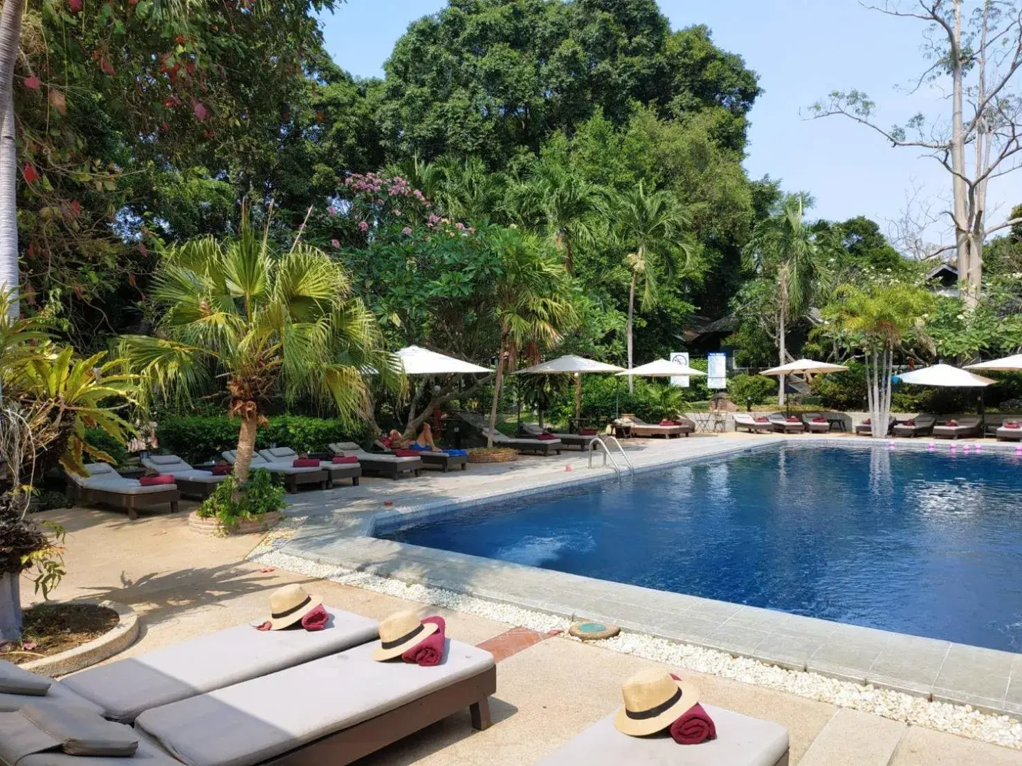 Swimming Pool in Let's Hyde Pattaya Resort & Villas - Pool Cabanas