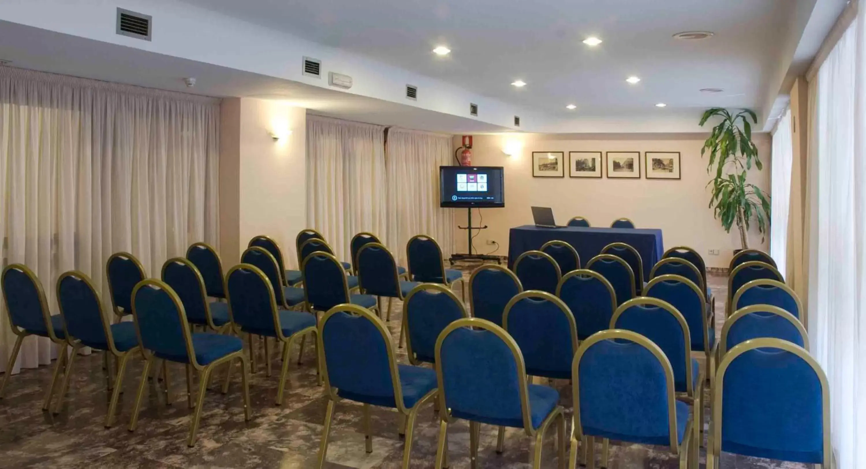 Business facilities in Hotel Leuka