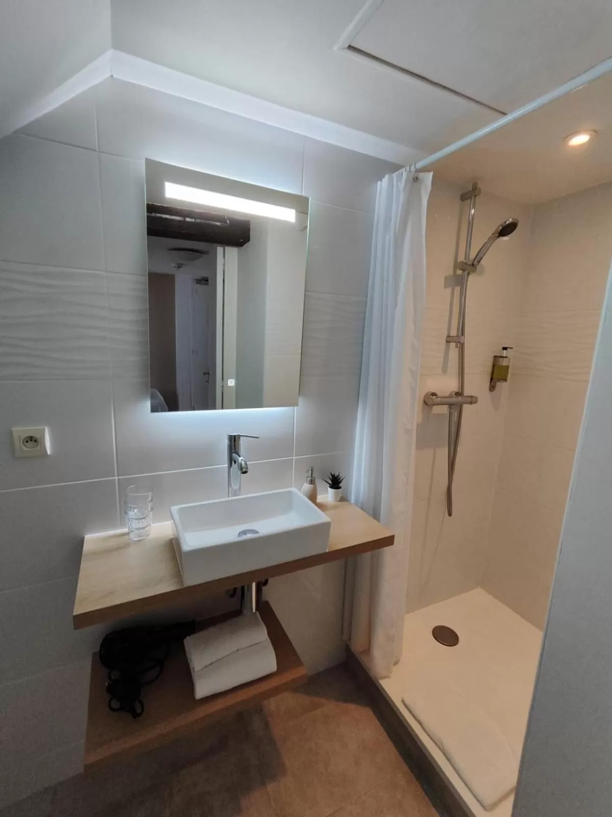 Shower in Demeures & Châteaux - Hôtel de la porte Saint-Malo - DINAN