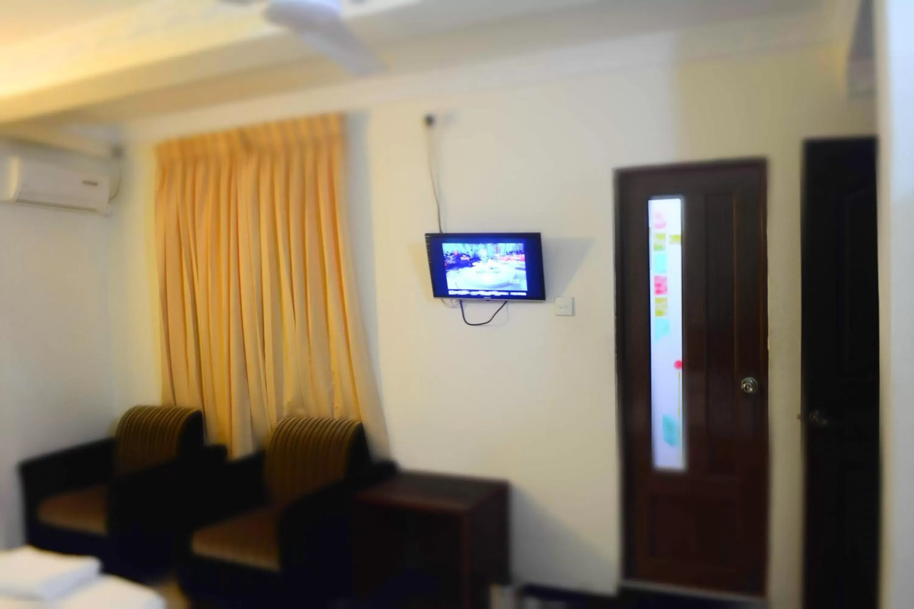 TV and multimedia, TV/Entertainment Center in Saasha City Hotel