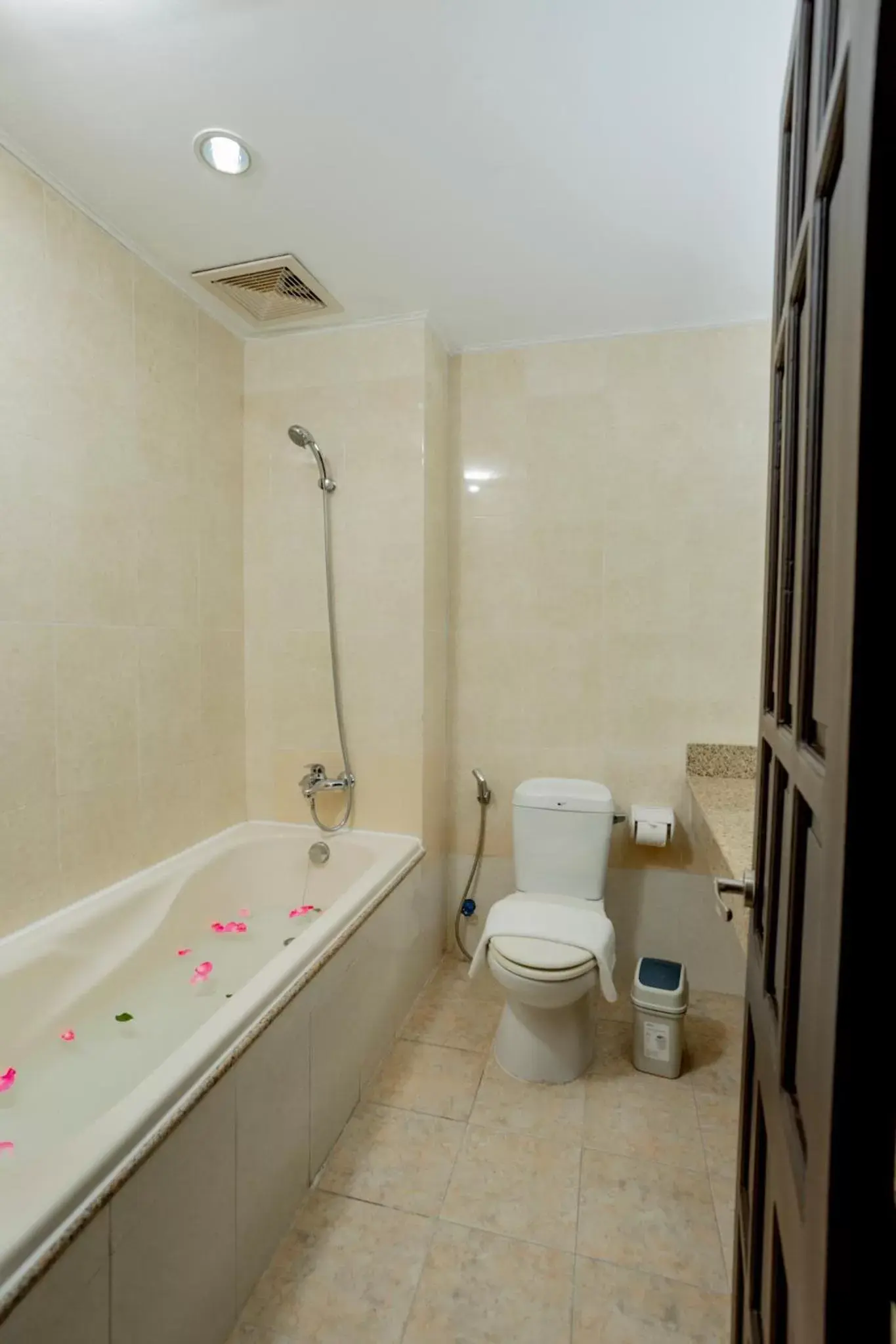 Bathroom in Sea and Sand Hotel